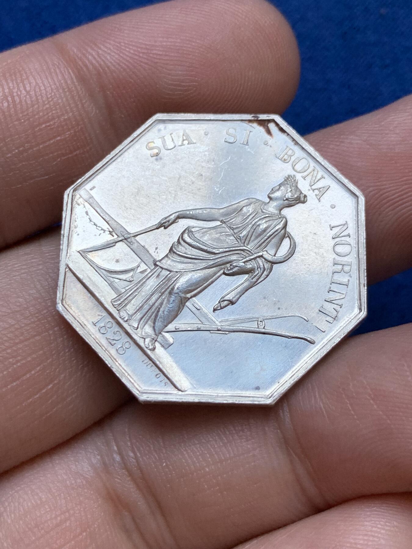 《竞宝斋》第286场-周六， 周日，周一 3场连拍 （全场包邮） 法国1828卢瓦尔农业协会八角银代币 蜜蜂边铭 30mm 10g