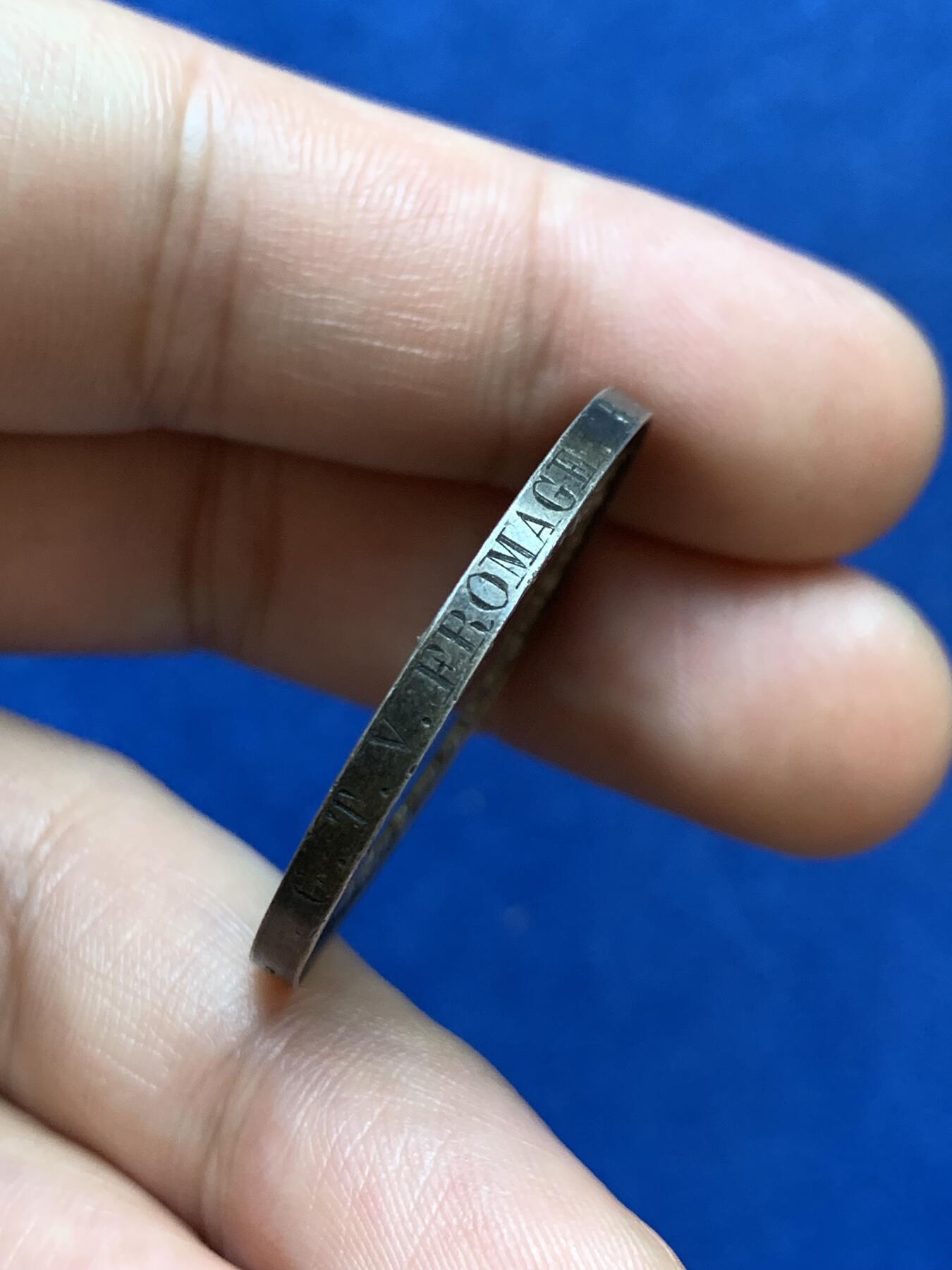 《竞宝斋》第286场-周六， 周日，周一 3场连拍 （全场包邮） 法国1857婚姻纪念圆型银代币 手指铭 33mm 15.7g