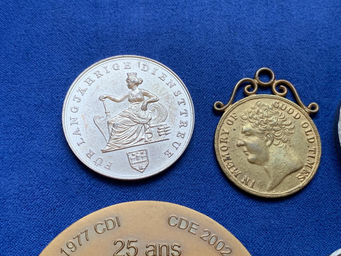 《竞宝斋》第286场-周六， 周日，周一 3场连拍 （全场包邮） 6枚一组 近现代欧洲章牌 最小的27.6mm 最大的59.7mm