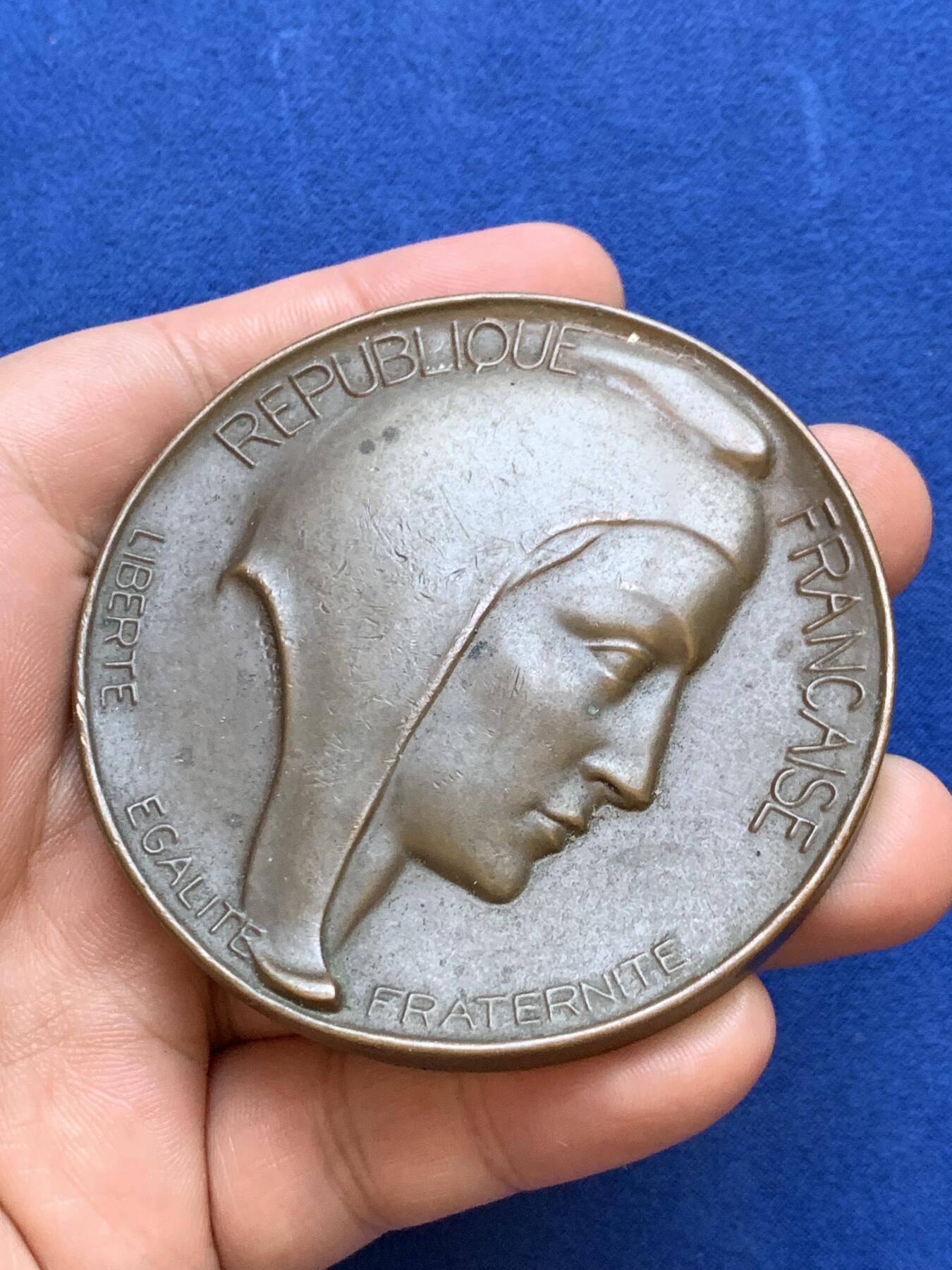 《竞宝斋》第286场-周六， 周日，周一 3场连拍 （全场包邮） 法国由马恩州副议员布鲁诺·布尔格-布罗克提供的铜质奖章 146.2g 68.3mm 丰饶角边铭