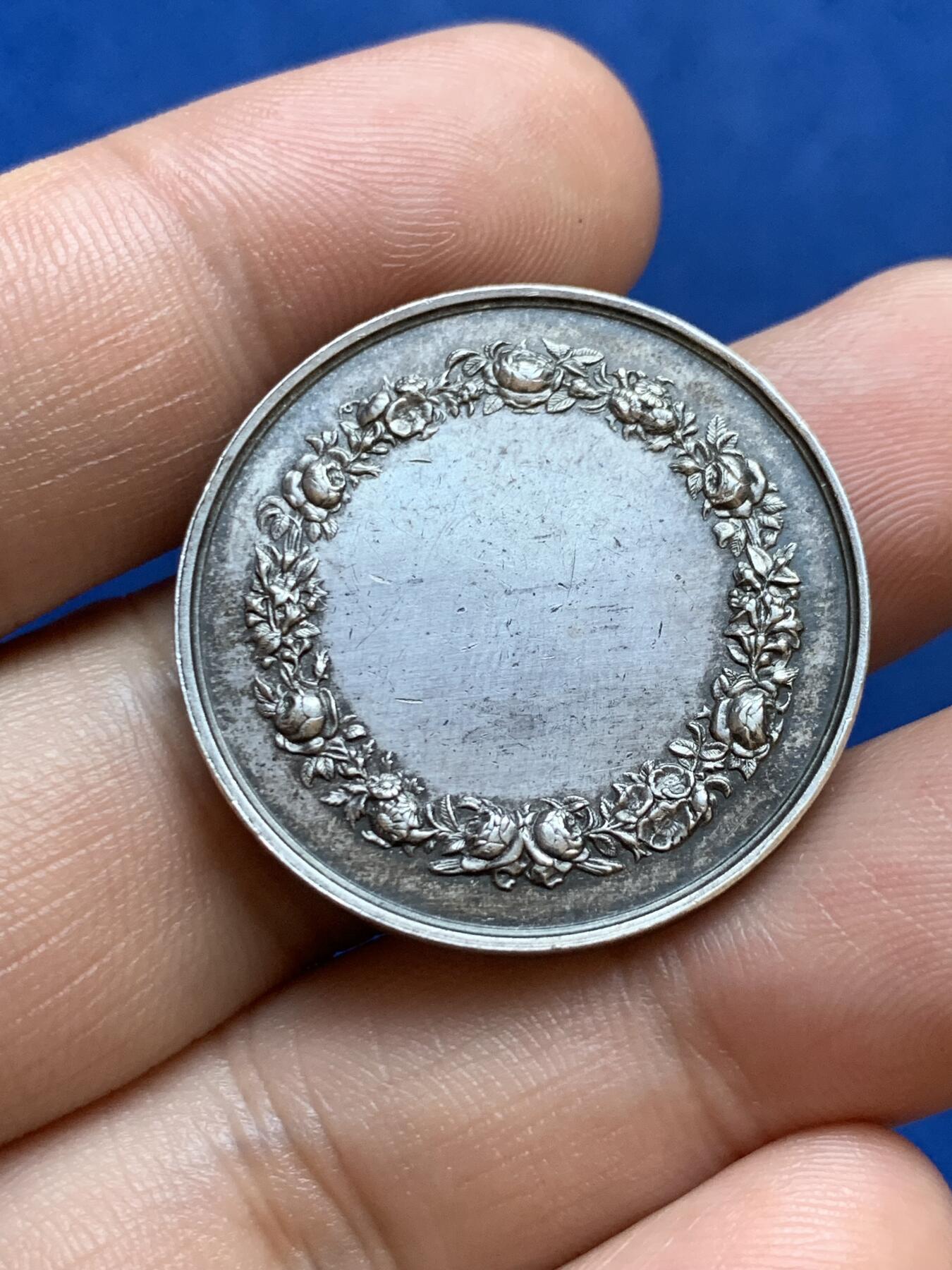 《竞宝斋》第286场-周六， 周日，周一 3场连拍 （全场包邮） 法国婚姻纪念圆型银代币 蜜蜂边铭 30mm 12.3g