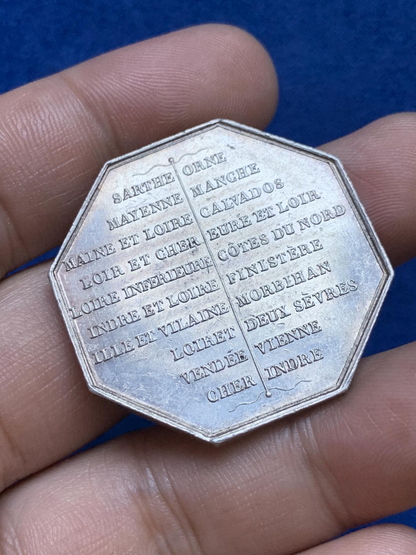 《竞宝斋》第286场-周六， 周日，周一 3场连拍 （全场包邮） 法国八角银质代币 勒芒火灾互助保险公司 20g 35.6m 手指边铭