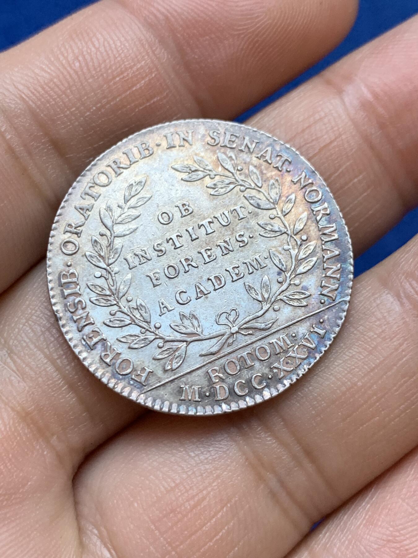 《竞宝斋》第286场-周六， 周日，周一 3场连拍 （全场包邮） 法国路易十五诺曼底学院银质代币 8.58g 29.6mm