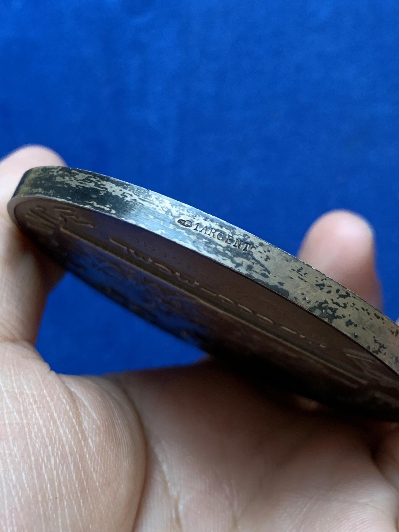 《竞宝斋》第286场-周六， 周日，周一 3场连拍 （全场包邮） 法兰西银行成立纪念银章  巨大规格 带盒 160g 68.1mm 丰饶角银标