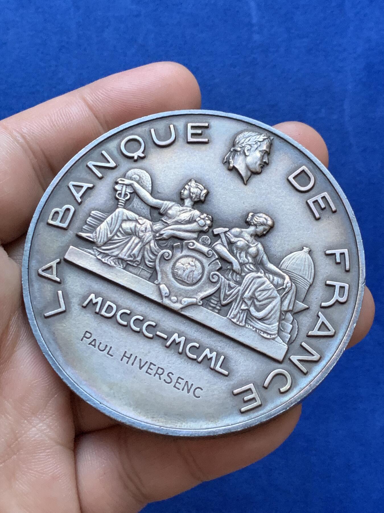 《竞宝斋》第286场-周六， 周日，周一 3场连拍 （全场包邮） 法兰西银行成立纪念银章  巨大规格 带盒 160g 68.1mm 丰饶角银标