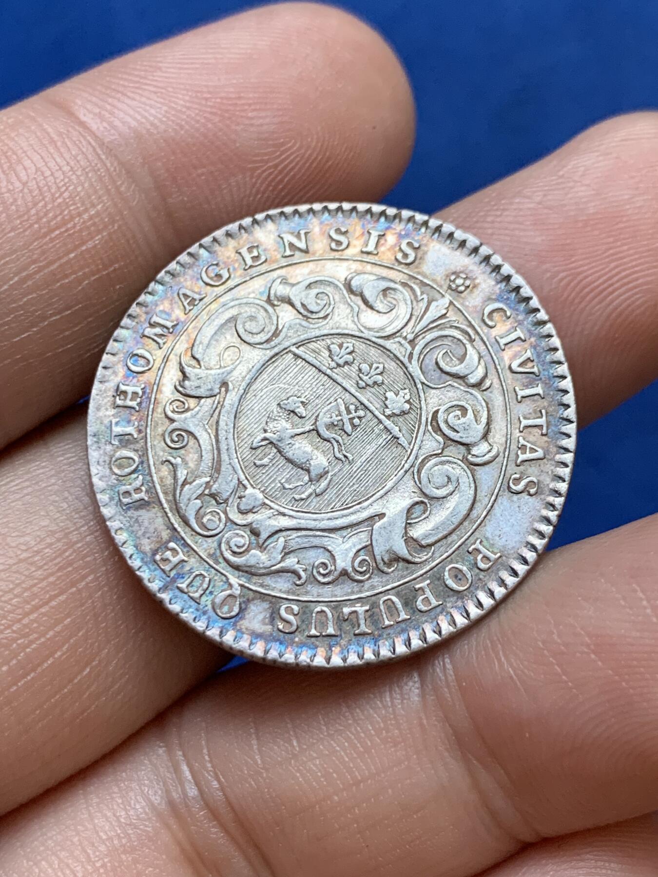 《竞宝斋》第286场-周六， 周日，周一 3场连拍 （全场包邮） 法国路易十五童年头像鲁昂地区银质代币 8.13g 30.5mm