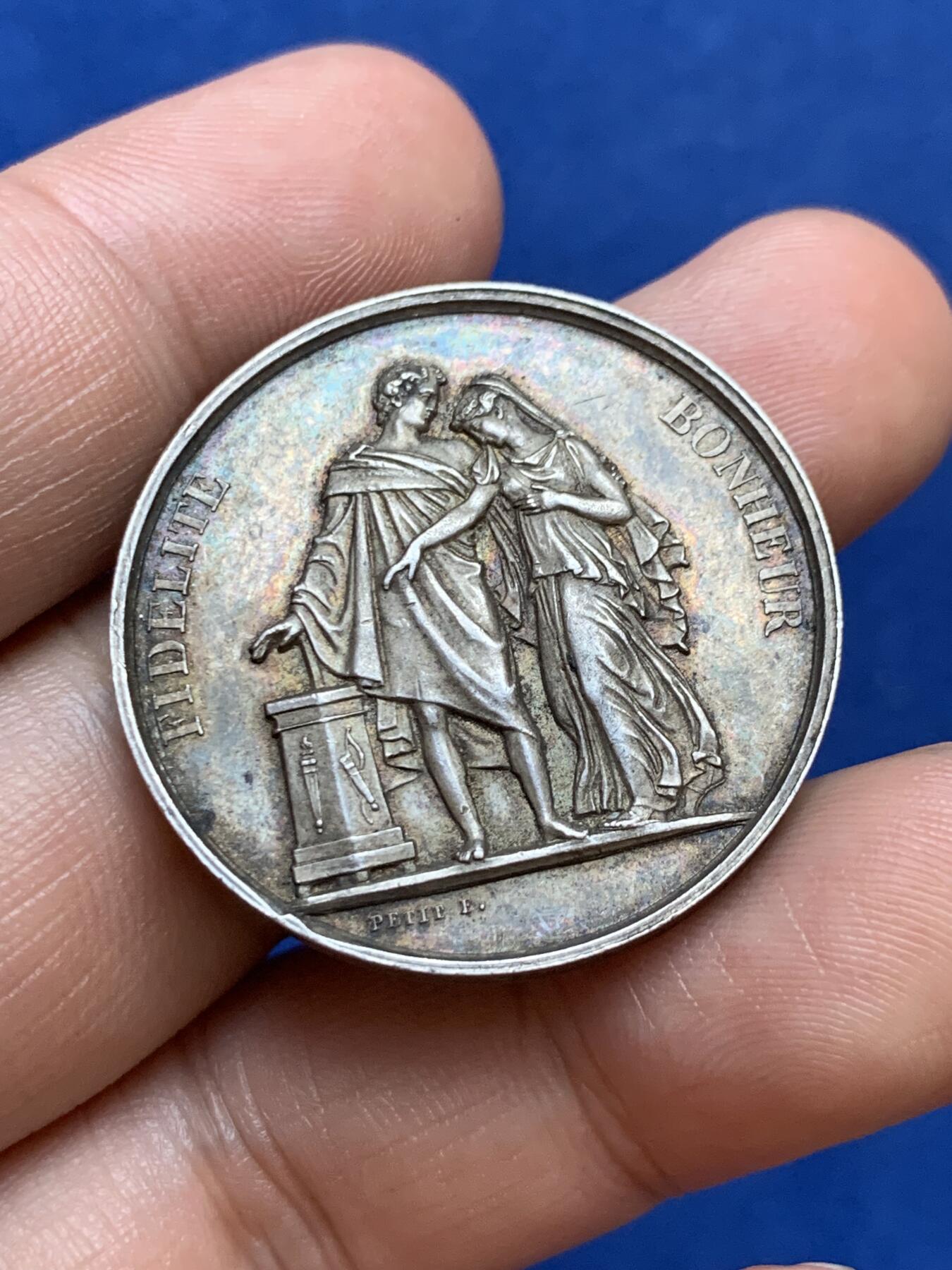 《竞宝斋》第286场-周六， 周日，周一 3场连拍 （全场包邮） 法国1857婚姻纪念圆型银代币 手指铭 33mm 15.7g