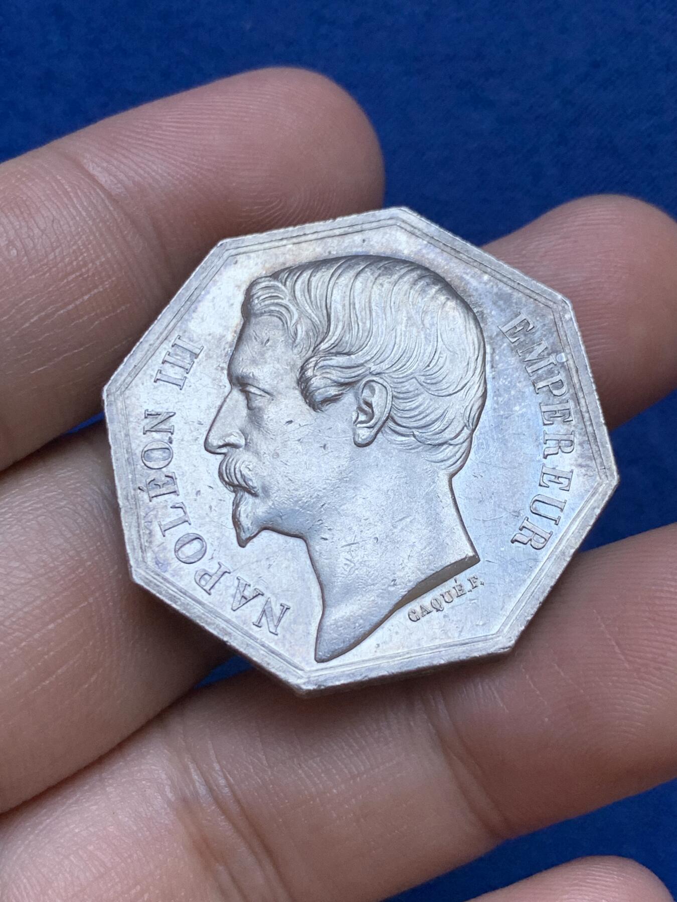 《竞宝斋》第286场-周六， 周日，周一 3场连拍 （全场包邮） 法国拿三波尔多商会八角银代币 手指铭 33mm 20g