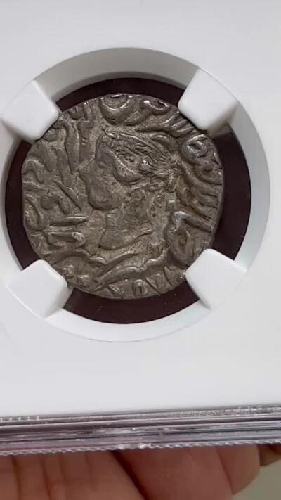NGC-AU55 1858印度巴拉图布尔小维一卢比银币 季军老包浆