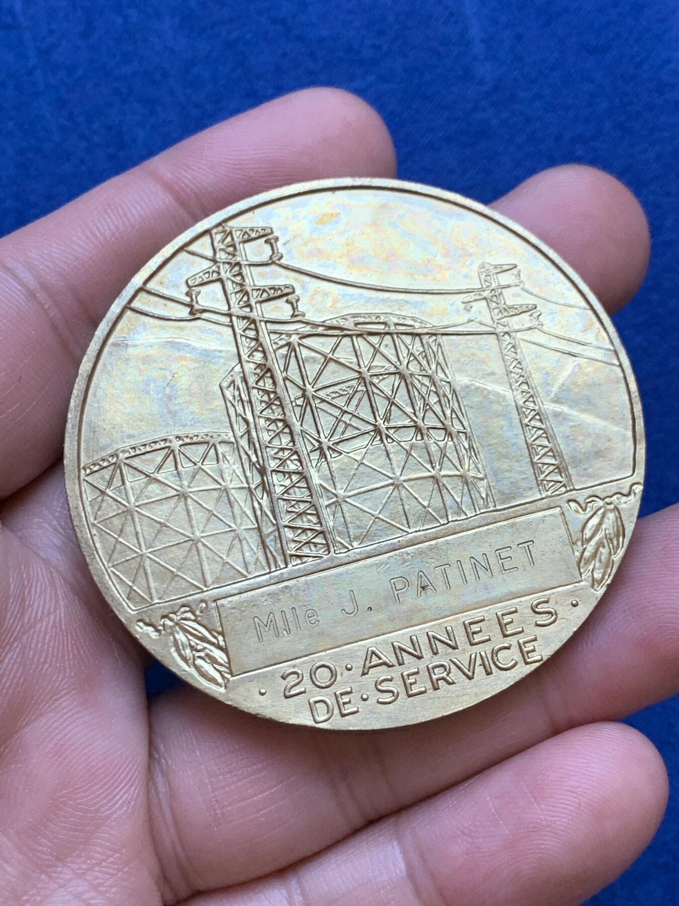 《竞宝斋》第286场-周六， 周日，周一 3场连拍 （全场包邮） 法国电力和天然气铜章 70.7g 54.8mm