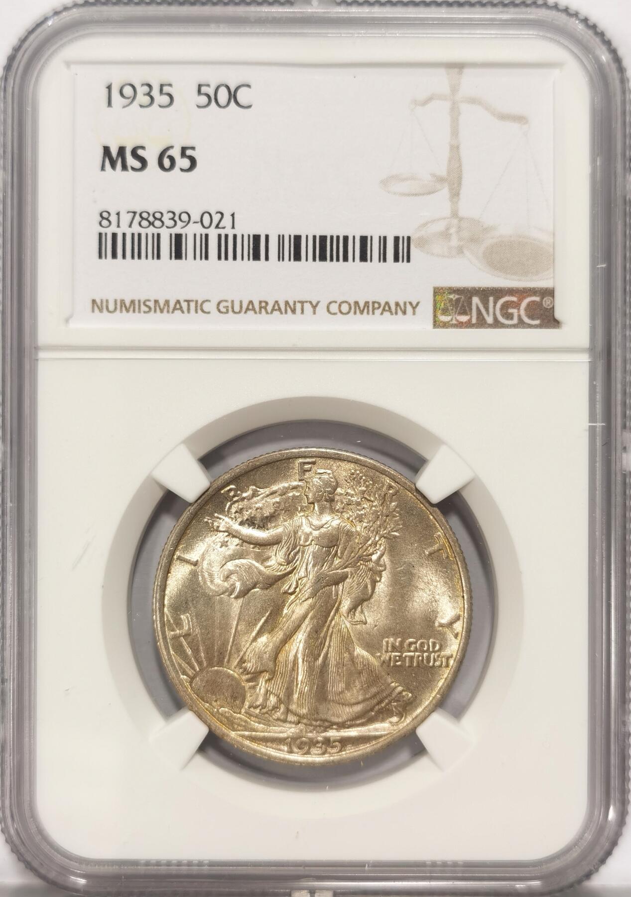 博洋堂世界钱币拍卖第084期（全场包邮） NGC MS65 美国1935年行走女神半圆银币，来自Adolph A. Weinman的经典设计,市场上常见的年份都是1940-1947，65分pcgs参考价为2400元，附外拍成交价格。
