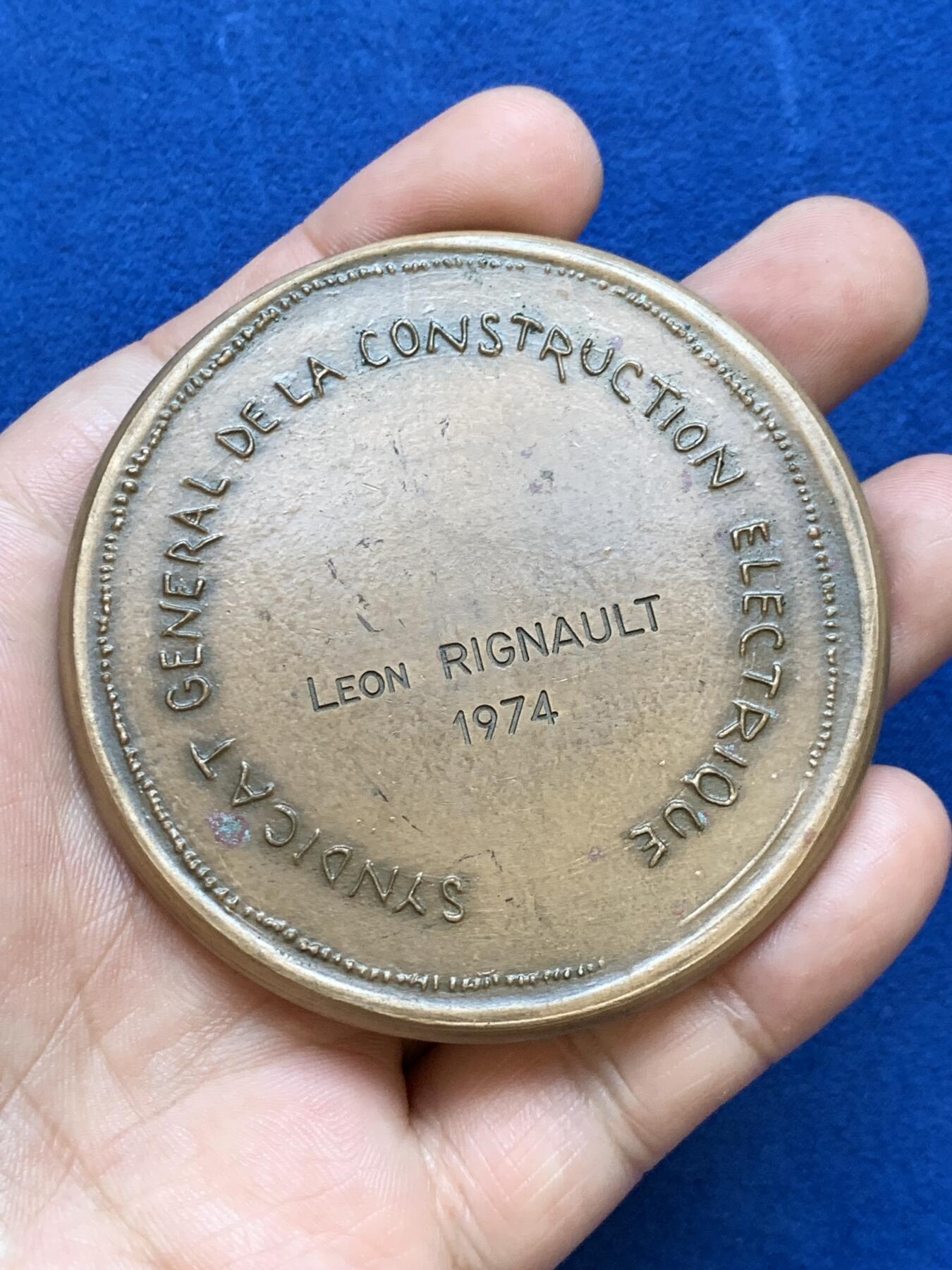 《竞宝斋》第286场-周六， 周日，周一 3场连拍 （全场包邮） 法国1974通用电气建设联盟铜章 175.7g 68.9mm 丰饶角边铭