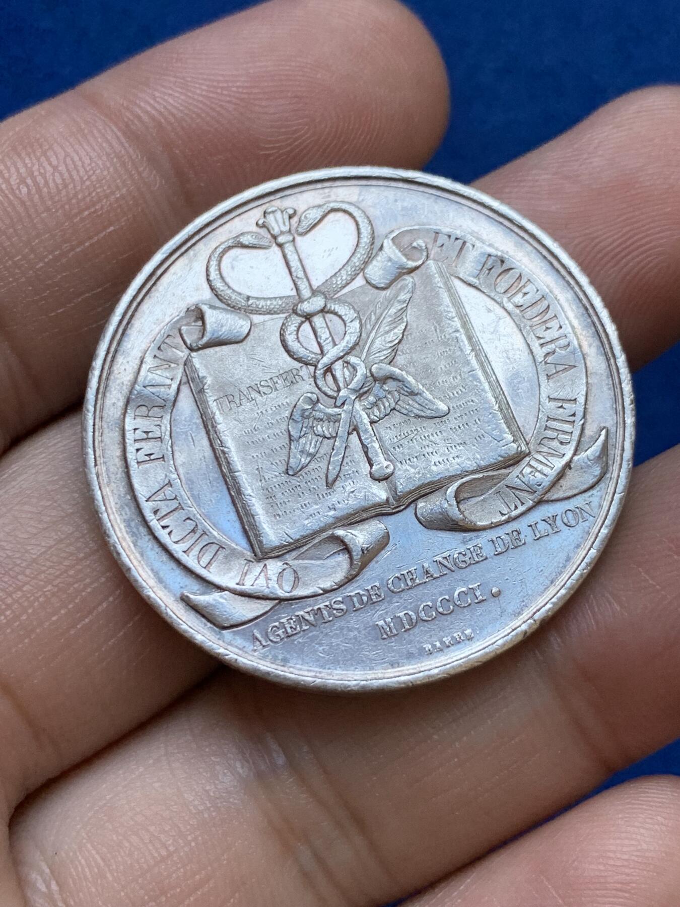 《竞宝斋》第286场-周六， 周日，周一 3场连拍 （全场包邮） 法国1801里昂股票经纪人圆型银代币 丰饶角边铭 35mm 21.7g 