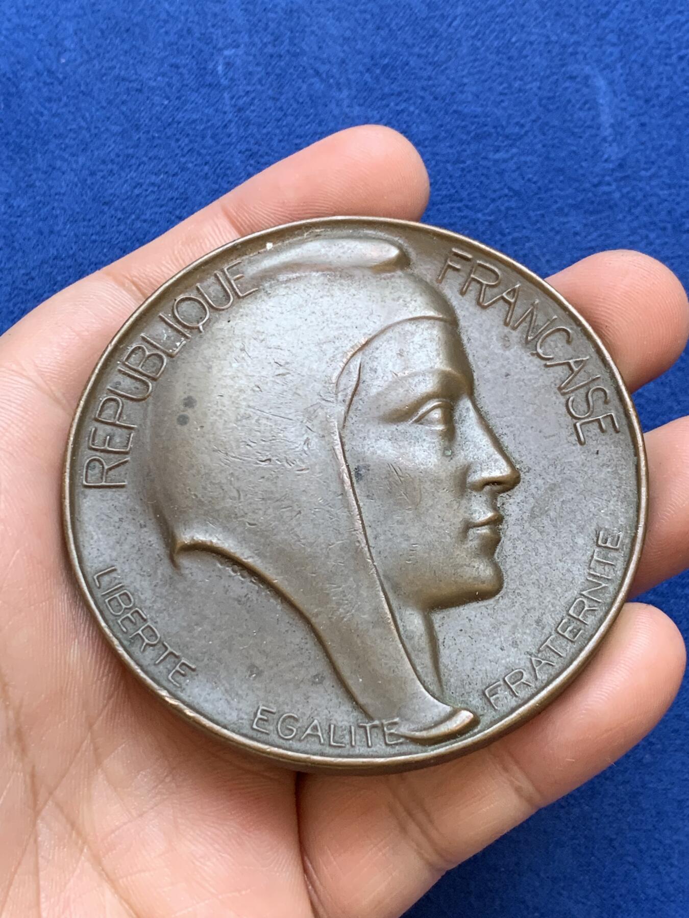 《竞宝斋》第286场-周六， 周日，周一 3场连拍 （全场包邮） 法国由马恩州副议员布鲁诺·布尔格-布罗克提供的铜质奖章 146.2g 68.3mm 丰饶角边铭