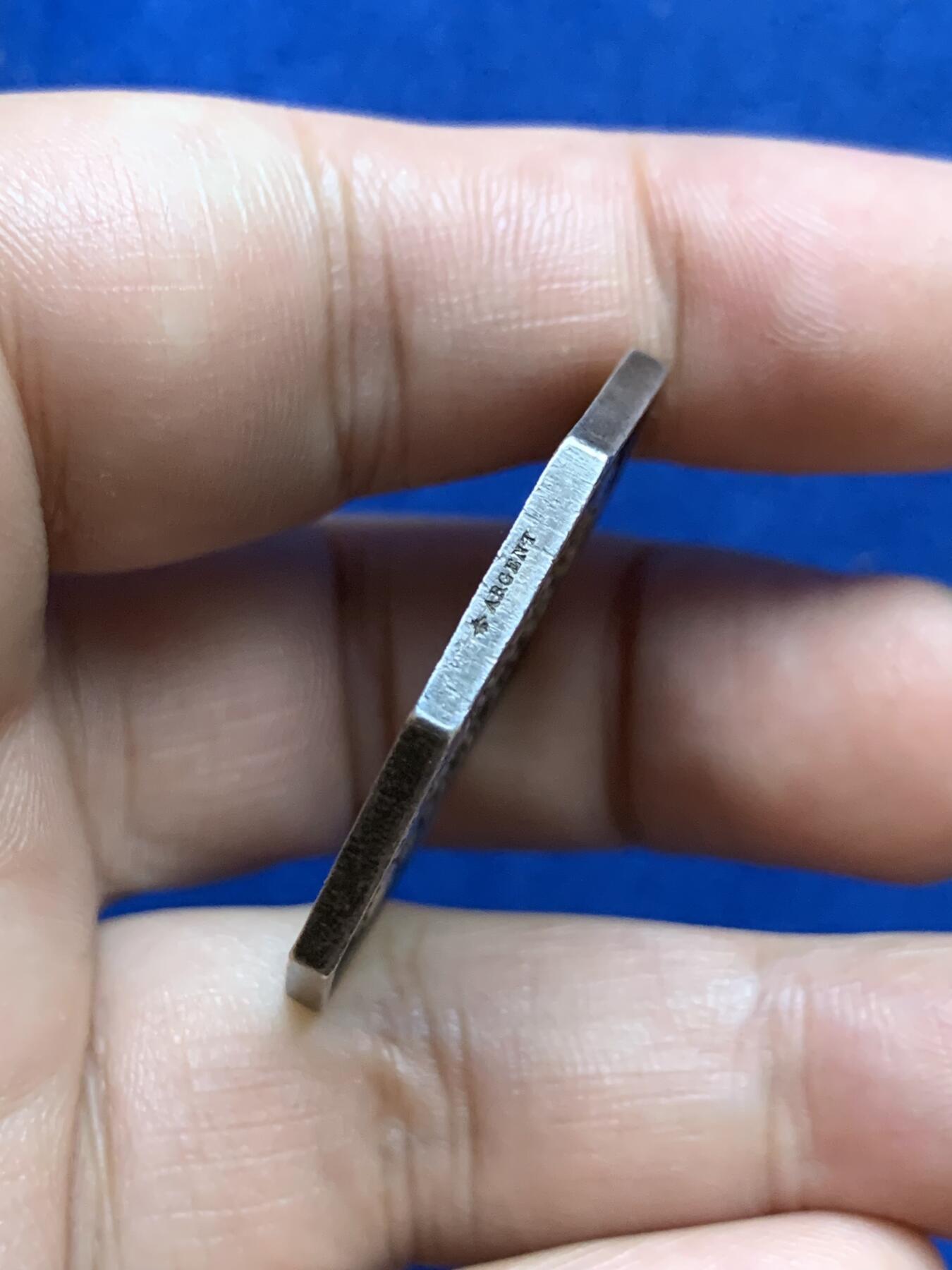 《竞宝斋》第286场-周六， 周日，周一 3场连拍 （全场包邮） 法国1860-1890维希水务公司八角银代币 蜜蜂边铭 34mm 18.6g