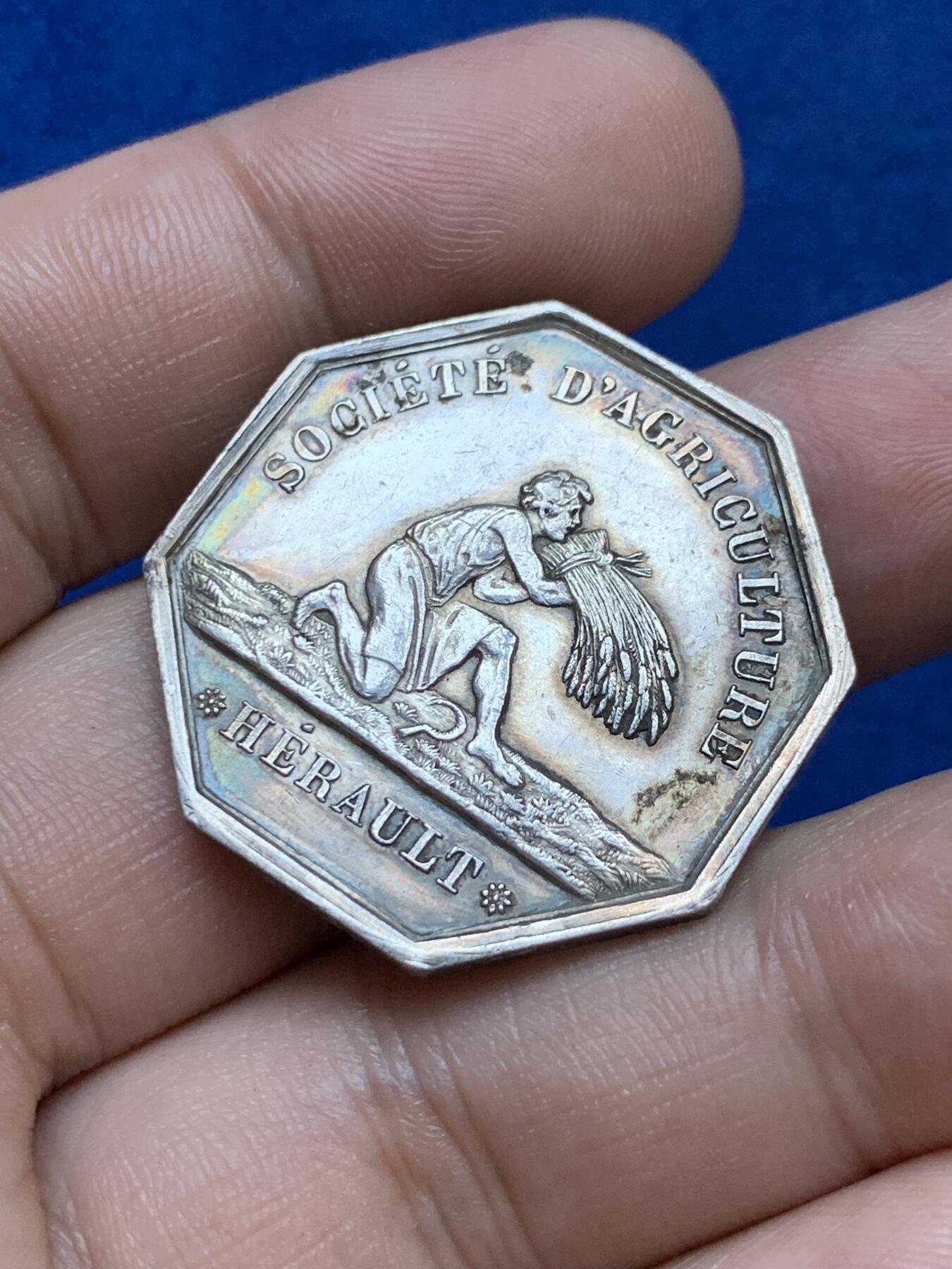 《竞宝斋》第286场-周六， 周日，周一 3场连拍 （全场包邮） 法国埃罗省农业股份公司八角银代币 蜜蜂边铭 31mm 12.6g