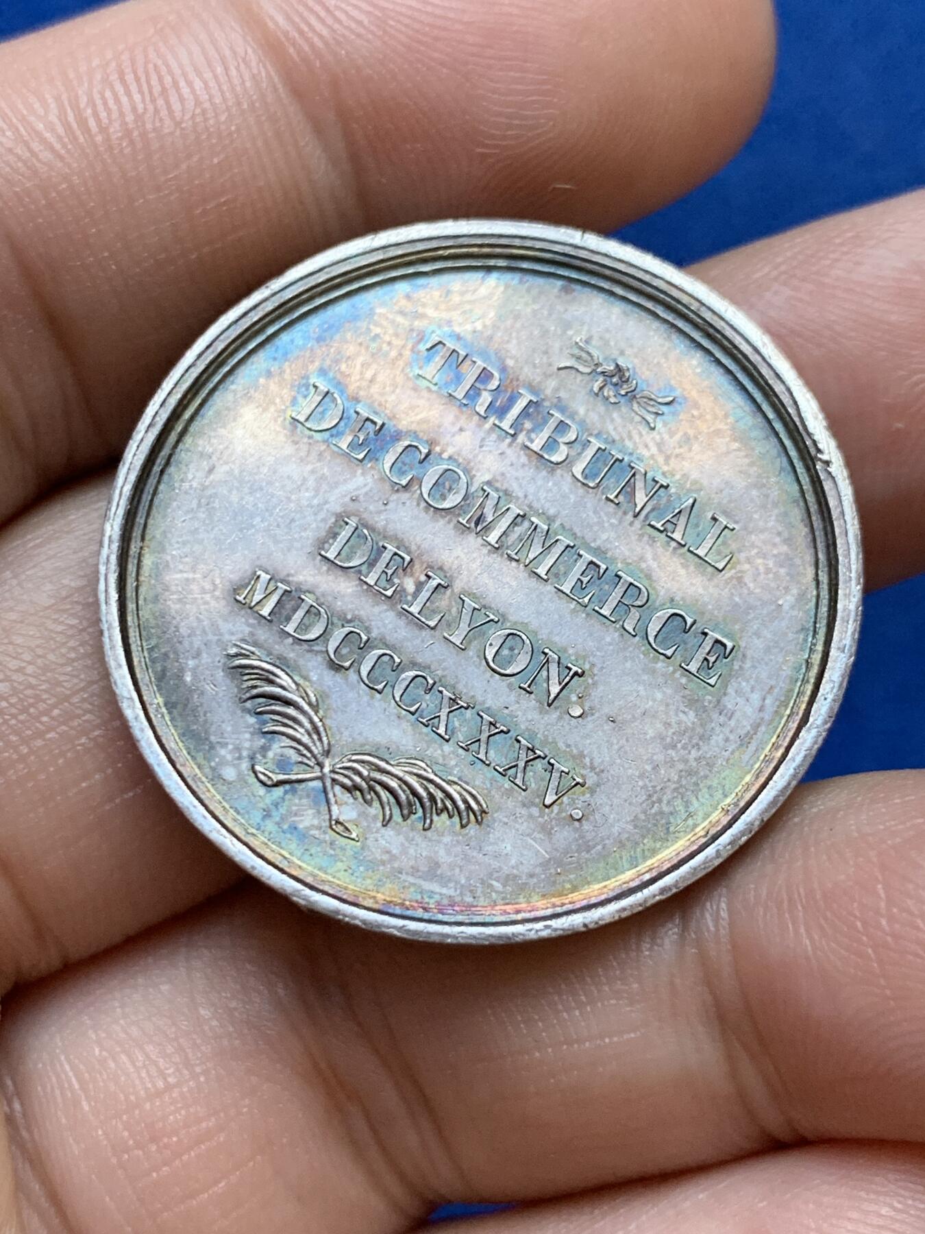 《竞宝斋》第286场-周六， 周日，周一 3场连拍 （全场包邮） 法国1835里昂商业法院圆型银代币 手指铭 33mm 12.6g 