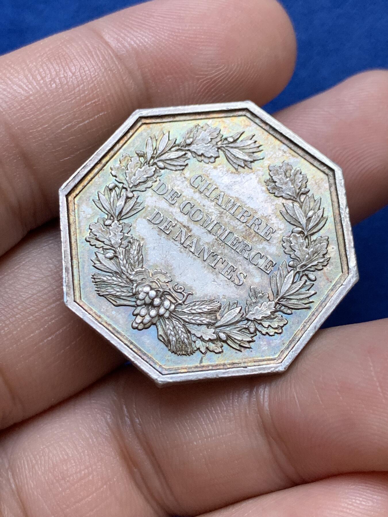 《竞宝斋》第286场-周六， 周日，周一 3场连拍 （全场包邮） 法国1845-1855南特商会八角银代币 蜜蜂边铭 31mm 13.6g 