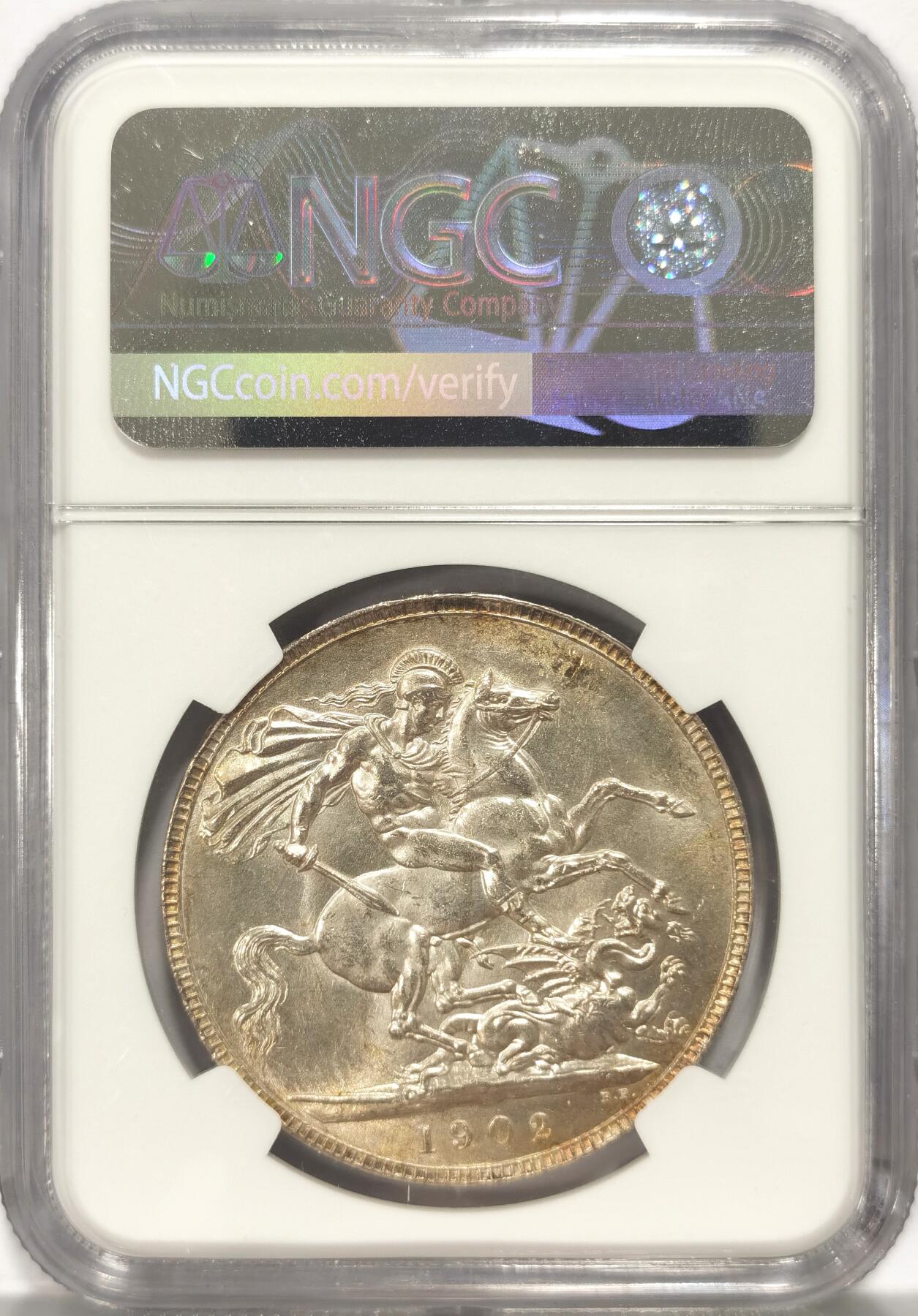 博洋堂“夏光旖旎”7月精品专场暨第085期（全场包邮） NGC MS63+ 英国1902年爱德华七世1克朗，深打全细节，对于普制来说非常难得，最具性价比的高银老马剑。盒子小伤，不少肉密封完好。