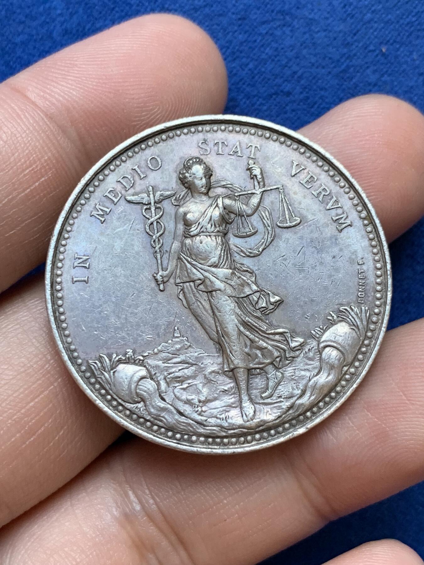 《竞宝斋》第286场-周六， 周日，周一 3场连拍 （全场包邮） 法国1866里昂法令圆型银代币 蜜蜂边铭 36mm 21.7g 