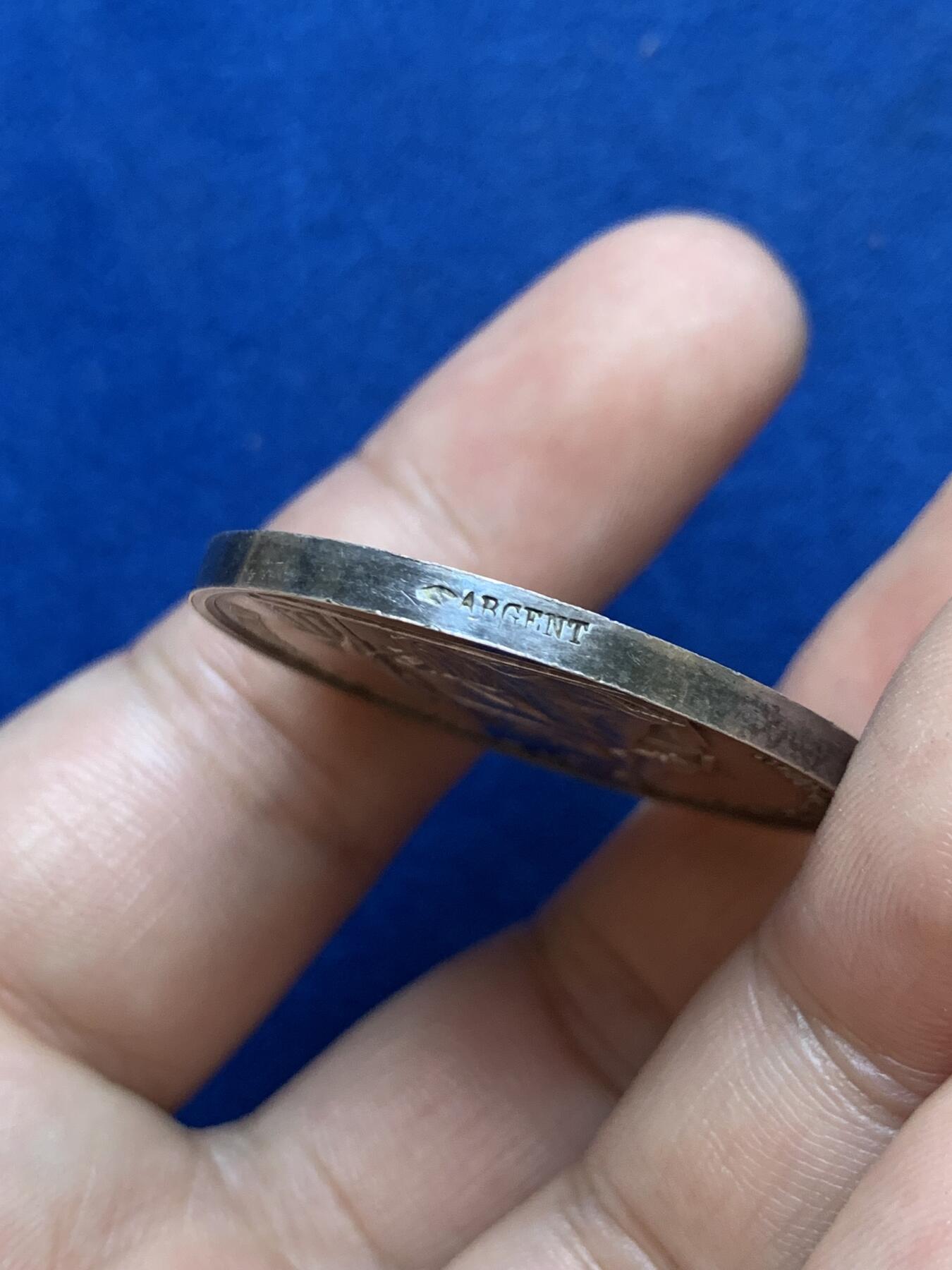 《竞宝斋》第286场-周六， 周日，周一 3场连拍 （全场包邮） 法国1848建筑法令圆型银代币 手指铭 35mm 19.7g 