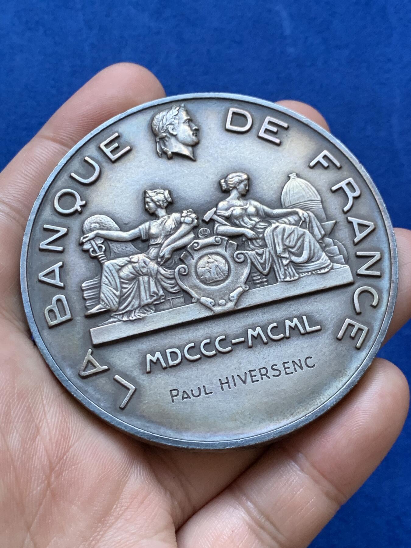 《竞宝斋》第286场-周六， 周日，周一 3场连拍 （全场包邮） 法兰西银行成立纪念银章  巨大规格 带盒 160g 68.1mm 丰饶角银标