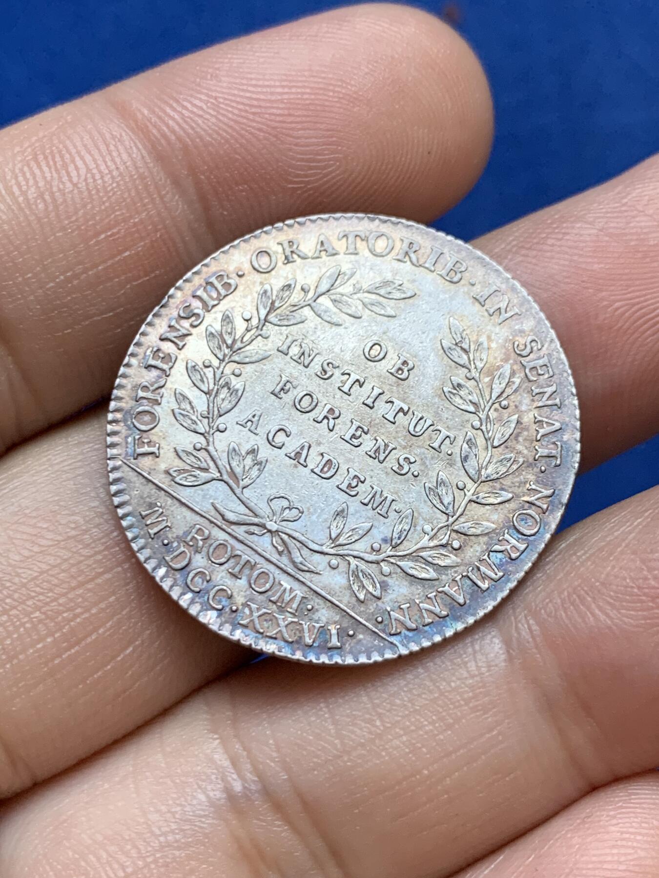 《竞宝斋》第286场-周六， 周日，周一 3场连拍 （全场包邮） 法国路易十五诺曼底学院银质代币 8.58g 29.6mm