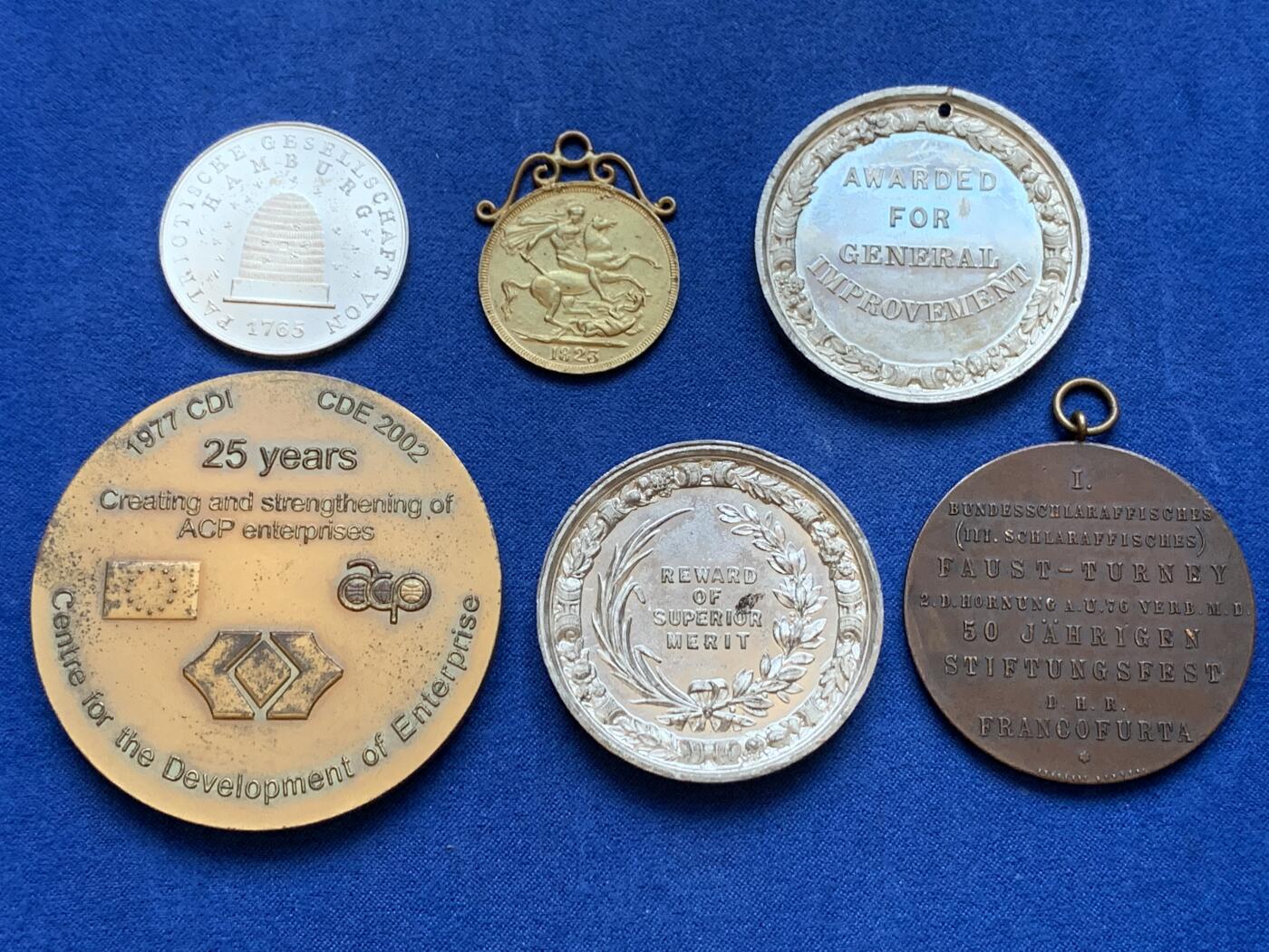 《竞宝斋》第286场-周六， 周日，周一 3场连拍 （全场包邮） 6枚一组 近现代欧洲章牌 最小的27.6mm 最大的59.7mm