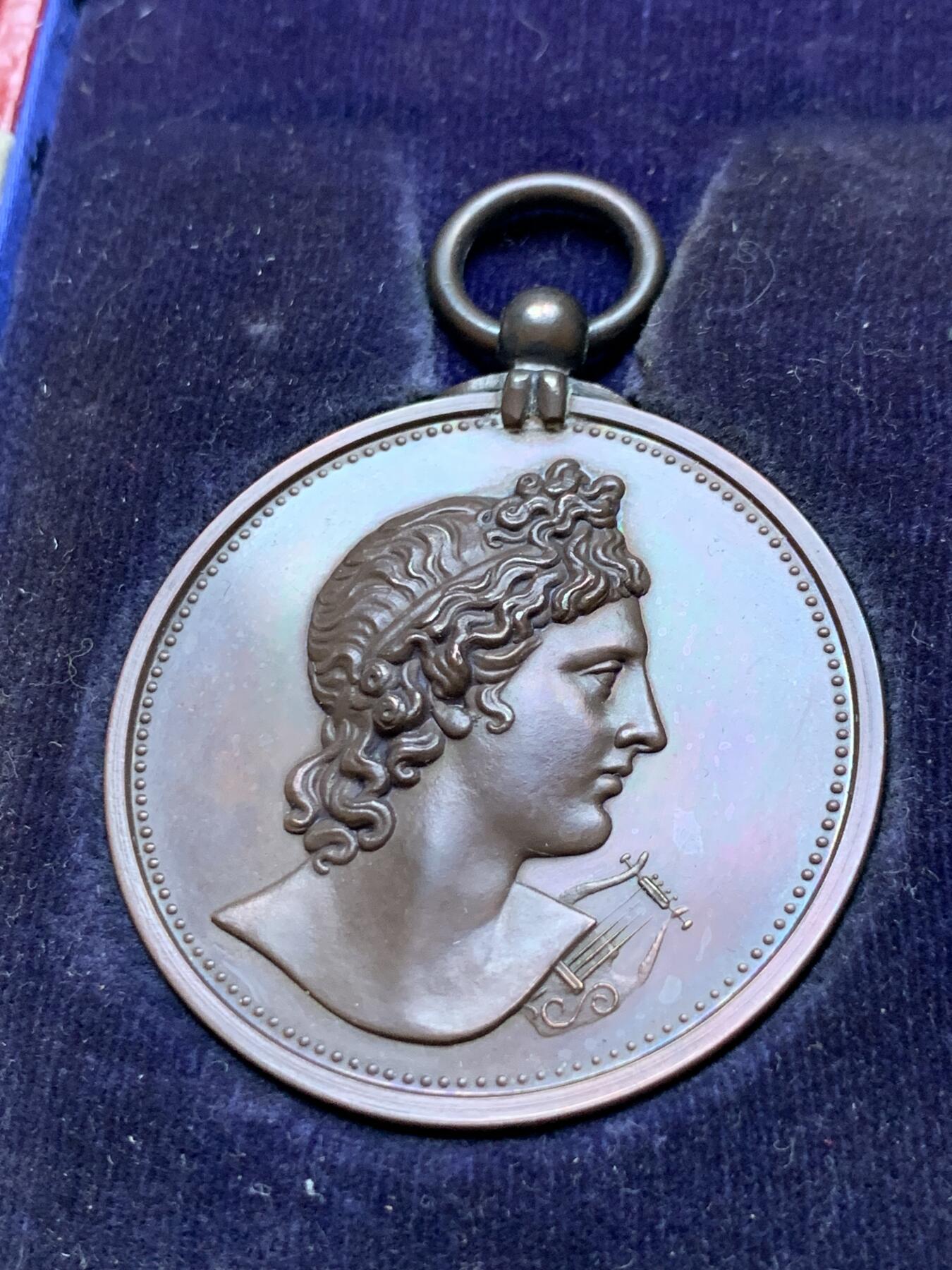 《竞宝斋》第286场-周六， 周日，周一 3场连拍 （全场包邮） 英国1934伦敦皇家音乐学院铜章 原盒 直径40mm