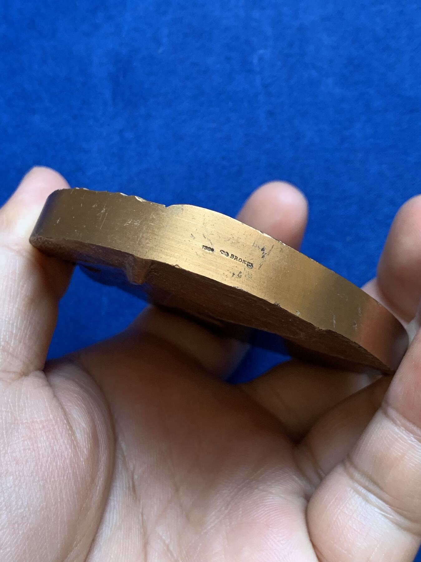 《竞宝斋》第286场-周六， 周日，周一 3场连拍 （全场包邮） 法国巴黎贝西综合体育宫铜章 267.3g 72.1mm 丰饶角边铭