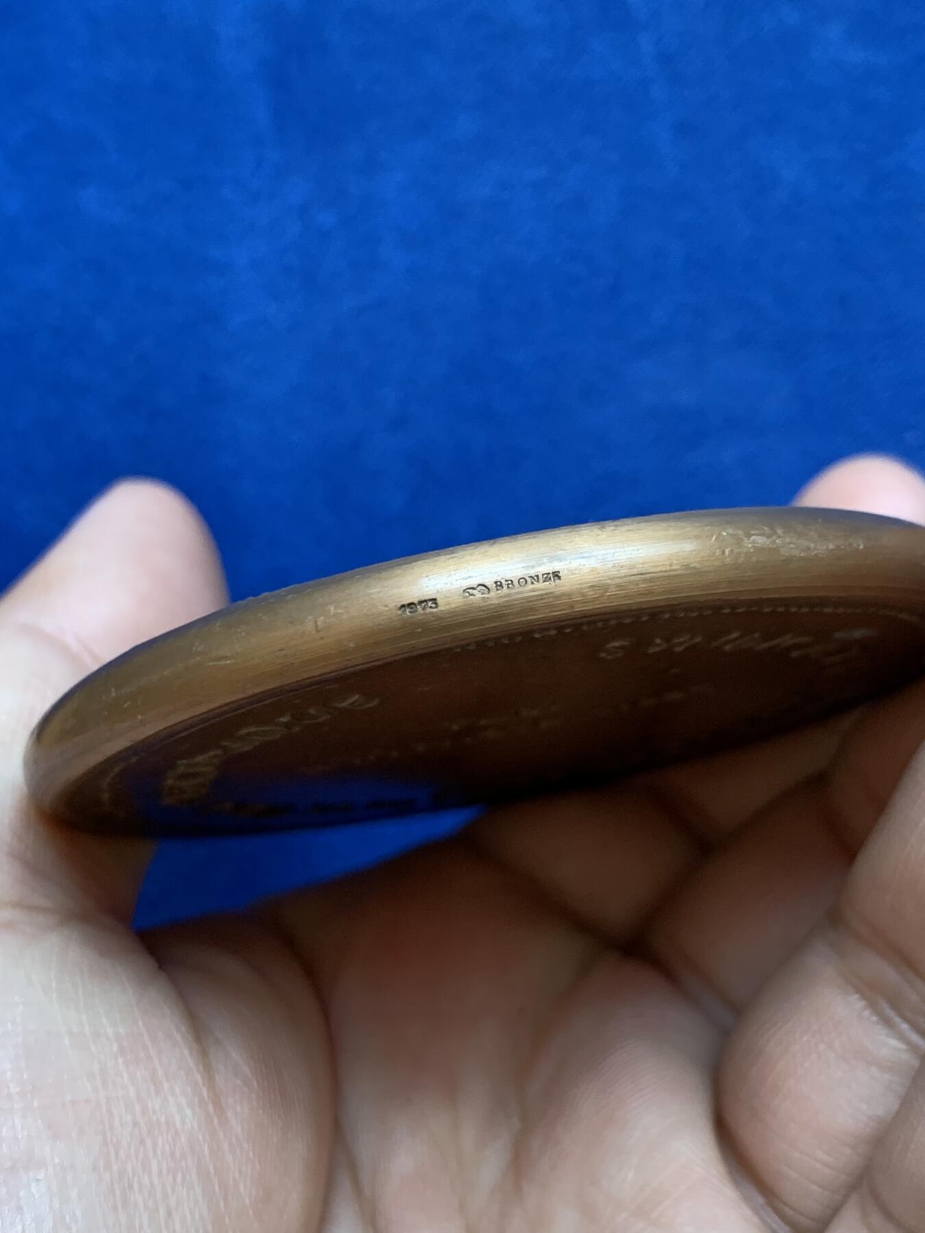 《竞宝斋》第286场-周六， 周日，周一 3场连拍 （全场包邮） 法国1974通用电气建设联盟铜章 175.7g 68.9mm 丰饶角边铭