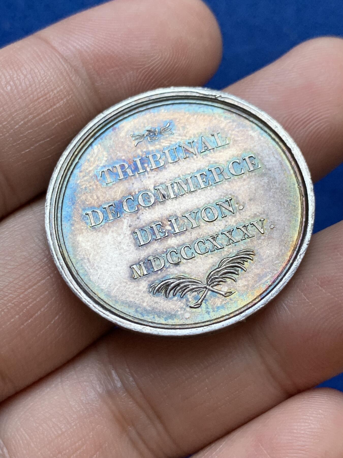 《竞宝斋》第286场-周六， 周日，周一 3场连拍 （全场包邮） 法国1835里昂商业法院圆型银代币 手指铭 33mm 12.6g 