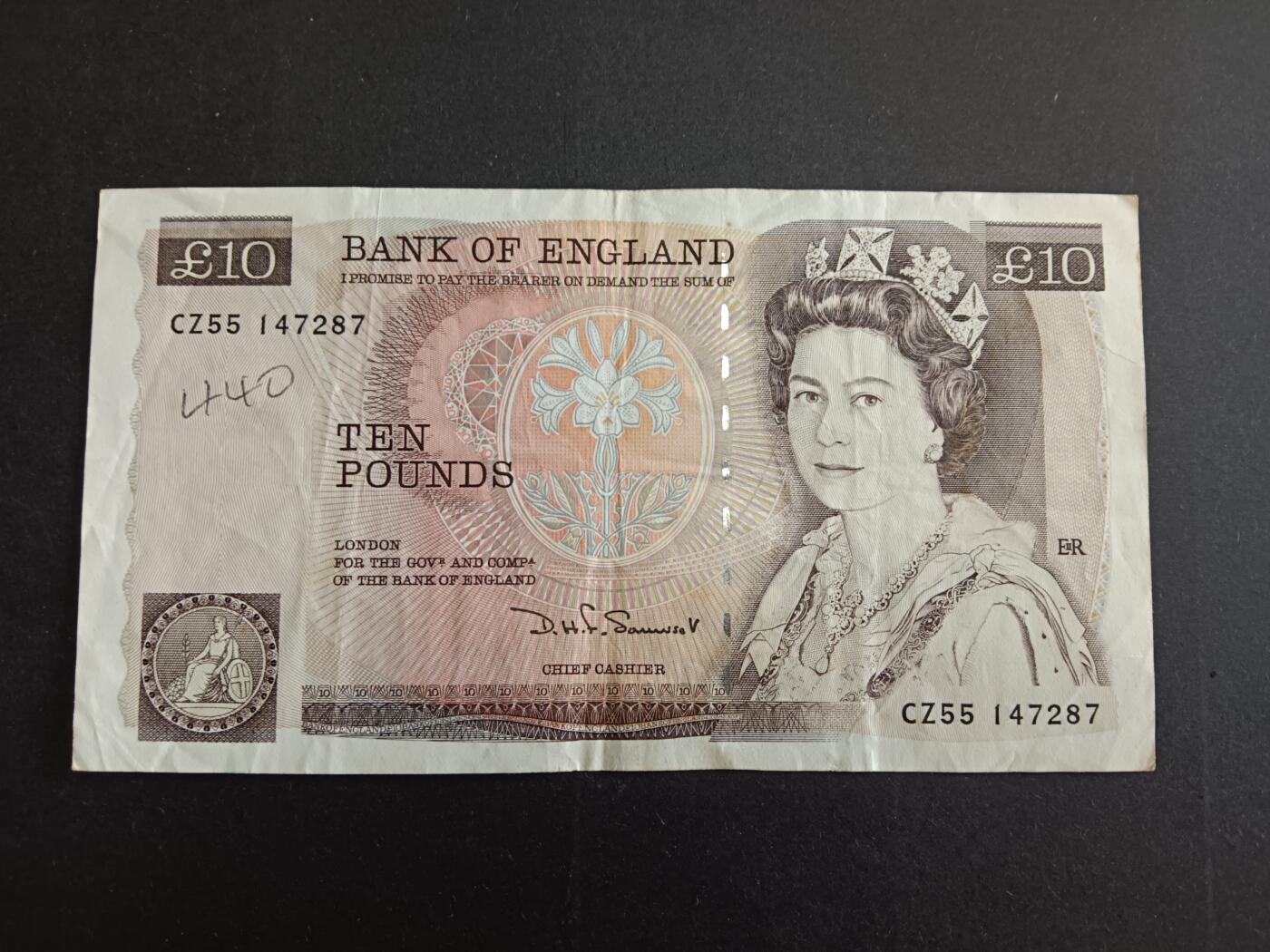 博彦收藏 8月27日 8点钱币专场 英国 女皇10英镑 有字迹 流通好品