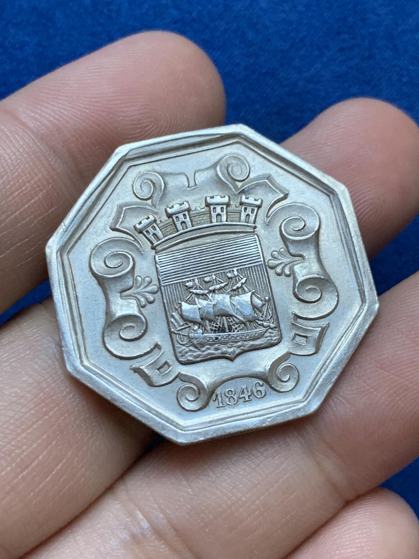 《竞宝斋》第286场-周六， 周日，周一 3场连拍 （全场包邮） 法国1846环境卫生八角银代币 蜜蜂边铭 32mm 12.4g