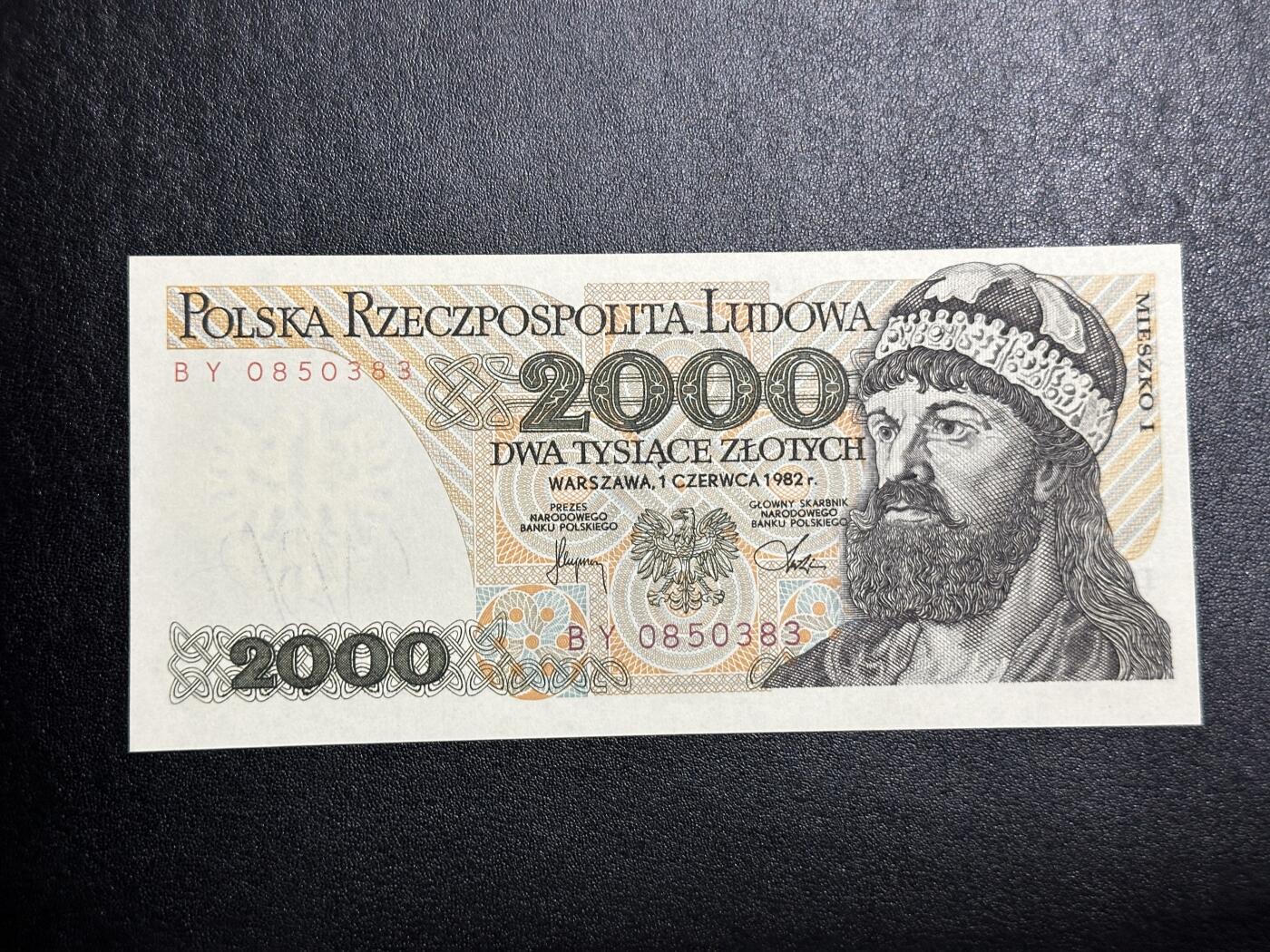 《外钞收藏家》第三百八十九期 1982年波兰2000 全新UNC