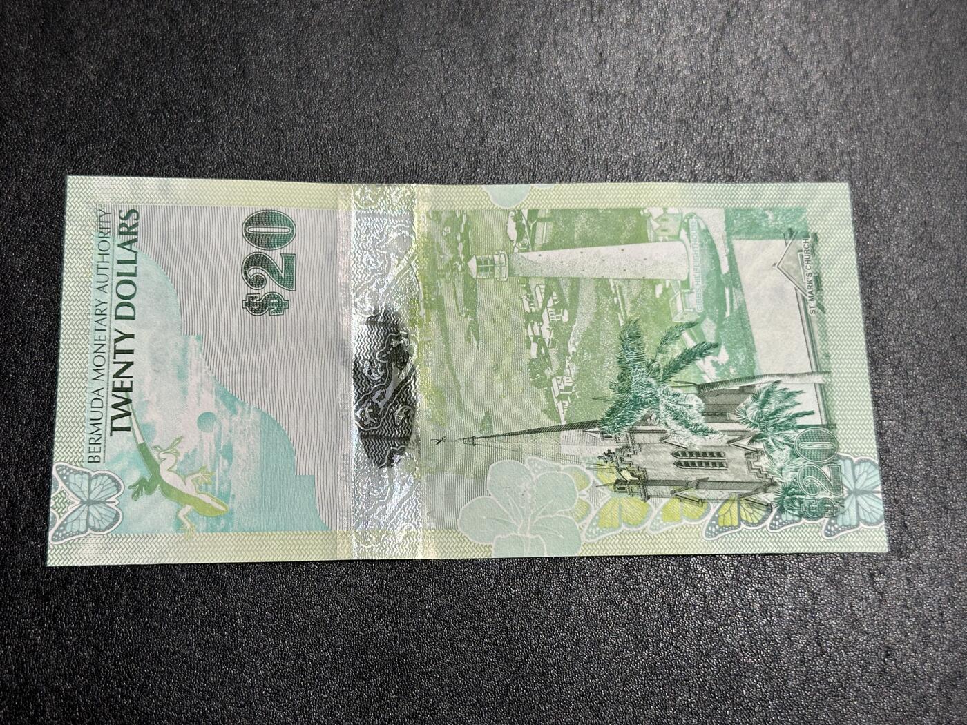 《外钞收藏家》第三百八十八期 百慕大20 靓号百位号221 全新UNC