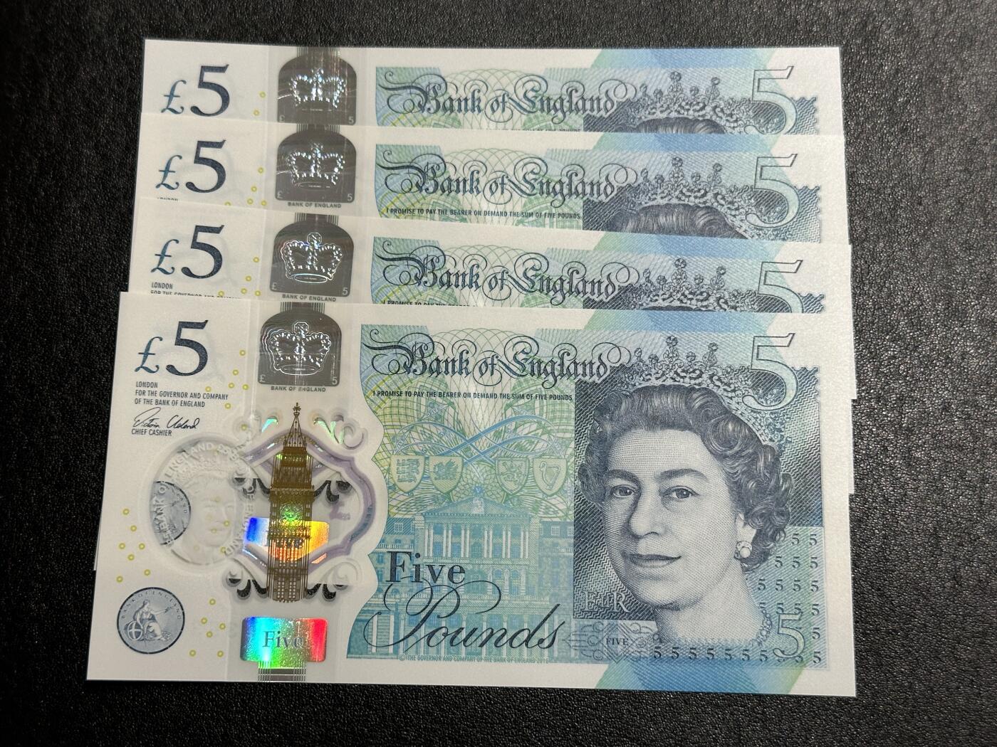 《外钞收藏家》第三百八十八期 英国最新版5镑 4张一起 同号 全新