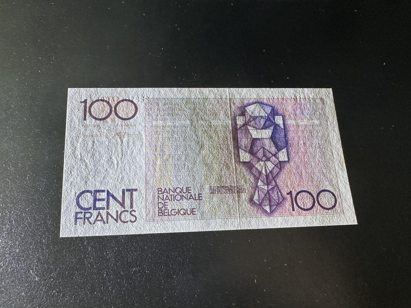 《外钞收藏家》第三百八十八期 比利时倒二版100法郎 全新 有潮