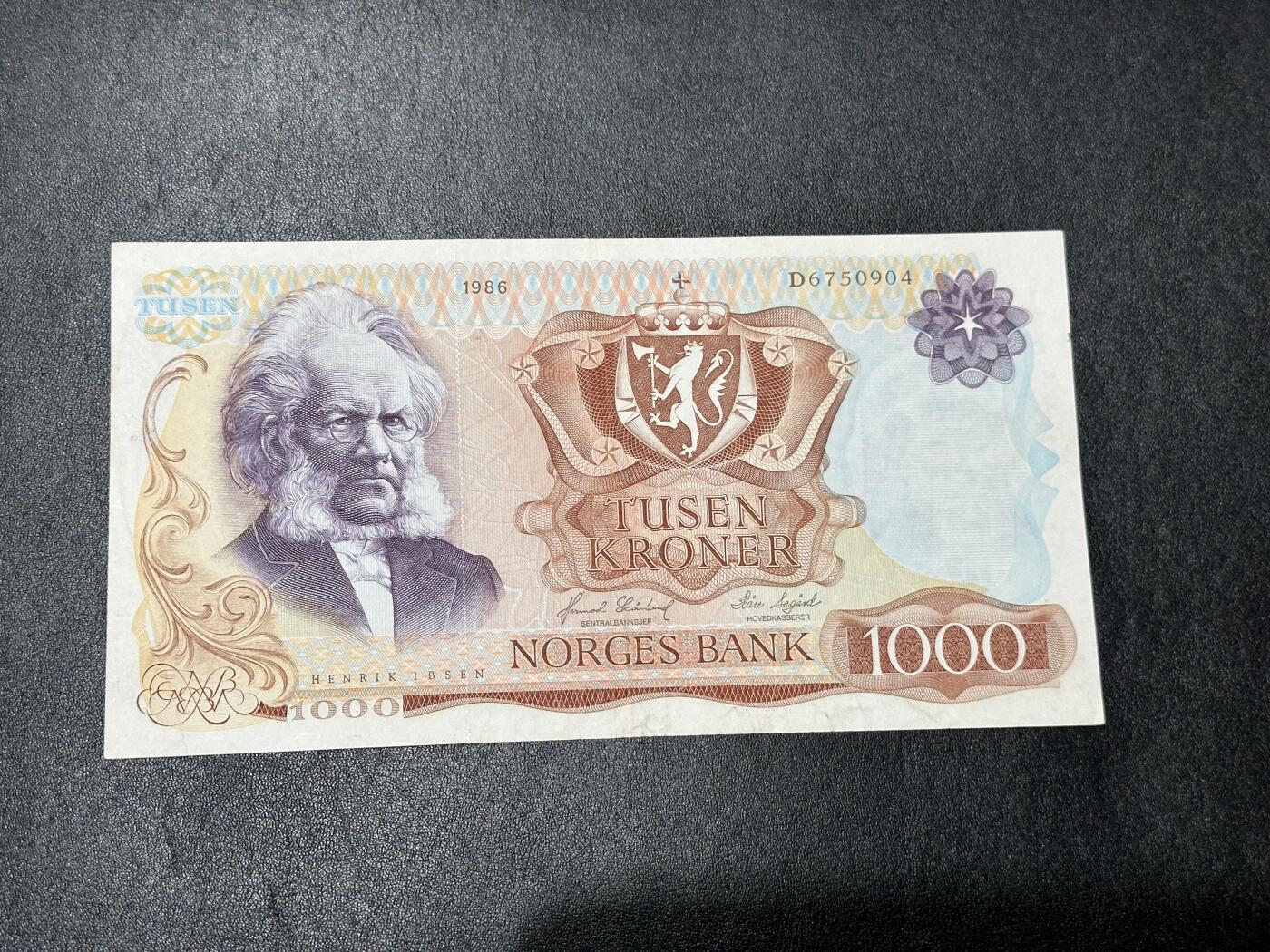 《外钞收藏家》第三百八十八期 1986年挪威1000克朗 非全新 易卜生