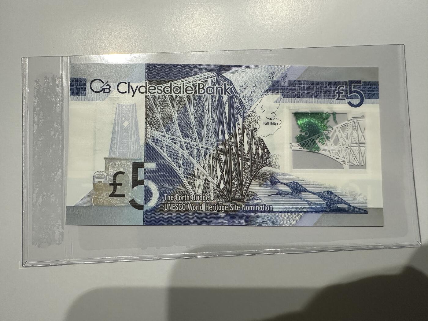 《外钞收藏家》第三百八十八期 2015年苏格兰克莱斯戴尔银行5镑 原装册子 纪念钞
