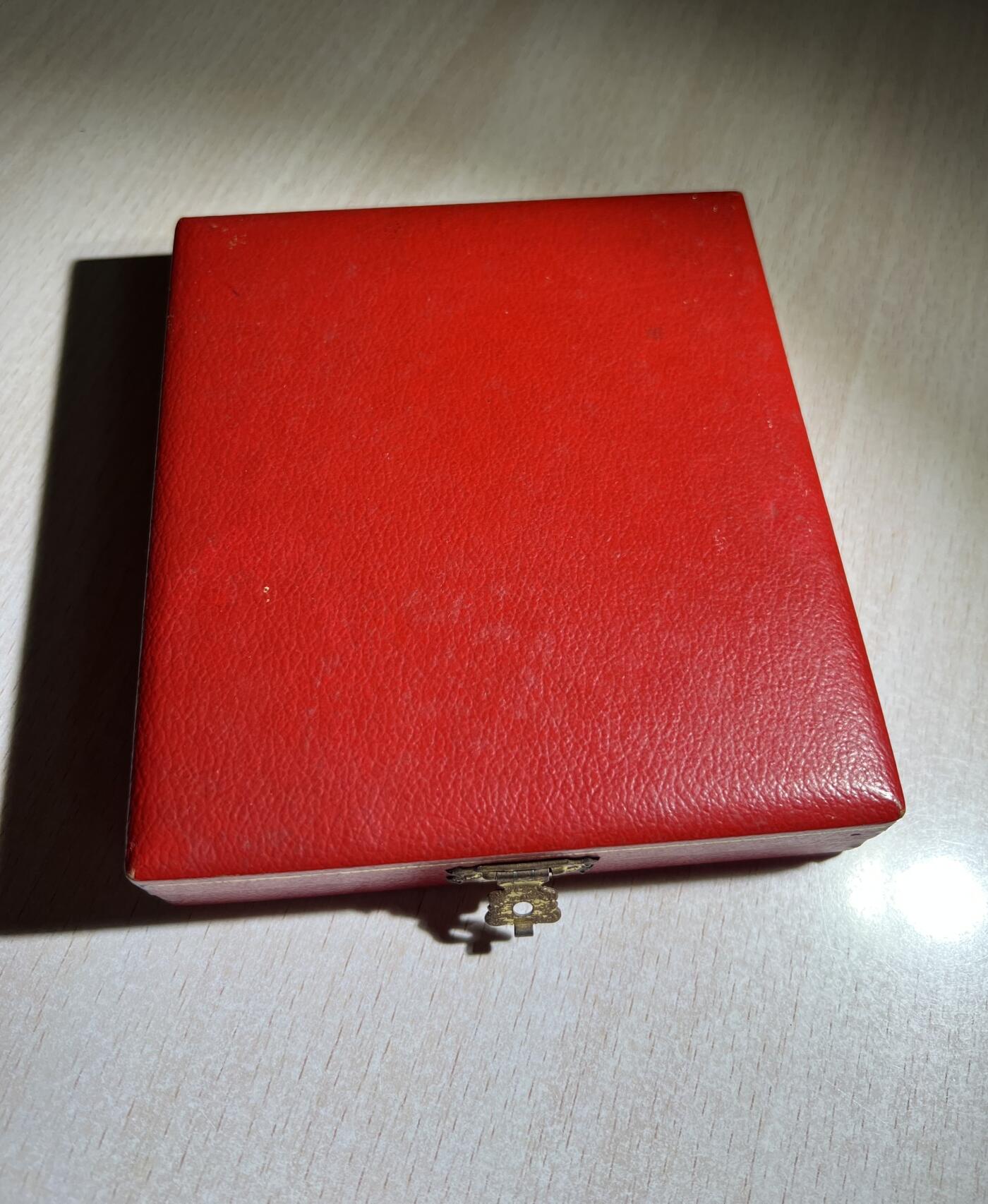 大猫徽章拍卖 第250期 马耳他圣约翰骑士团骑士级勋章原盒略全套