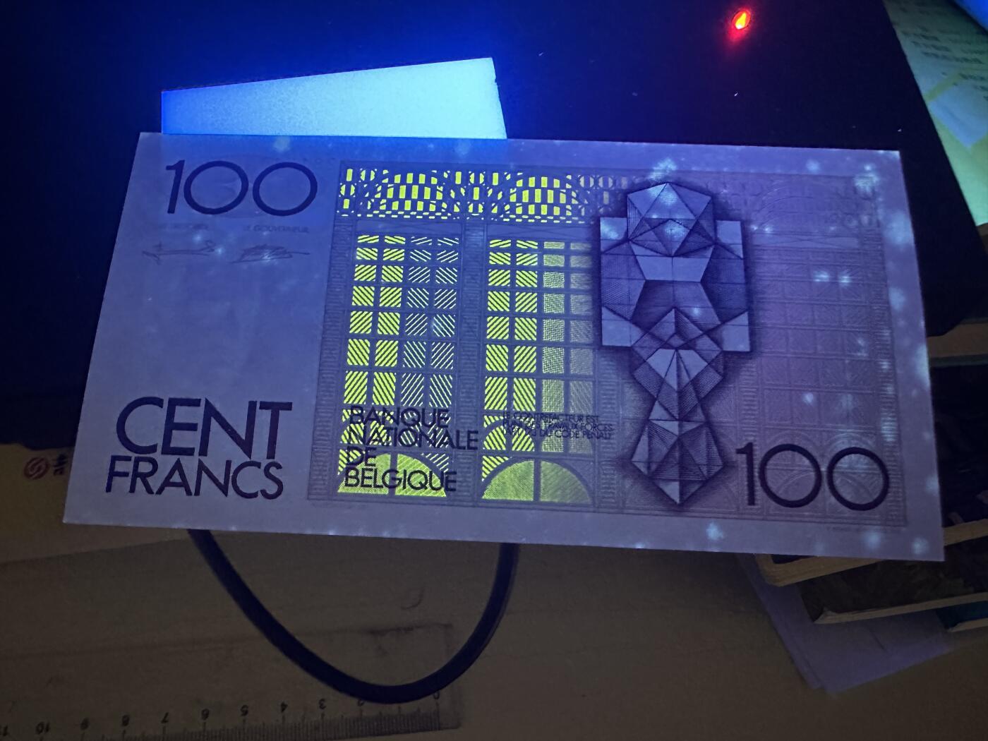 《外钞收藏家》第三百八十八期 比利时倒二版100法郎 全新 有潮