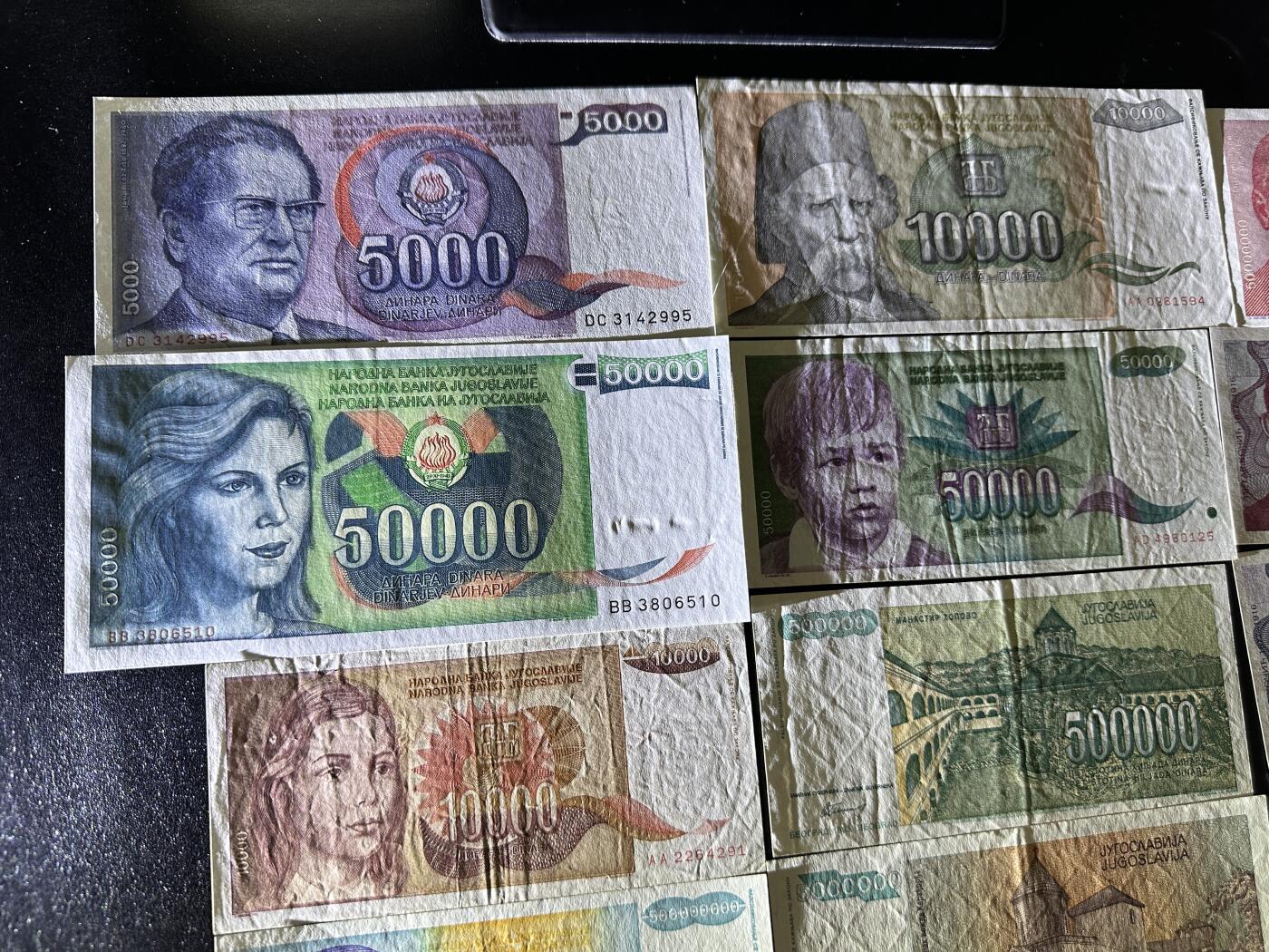 《外钞收藏家》第三百八十九期 南斯拉夫15张一起 有新有旧 品相如图