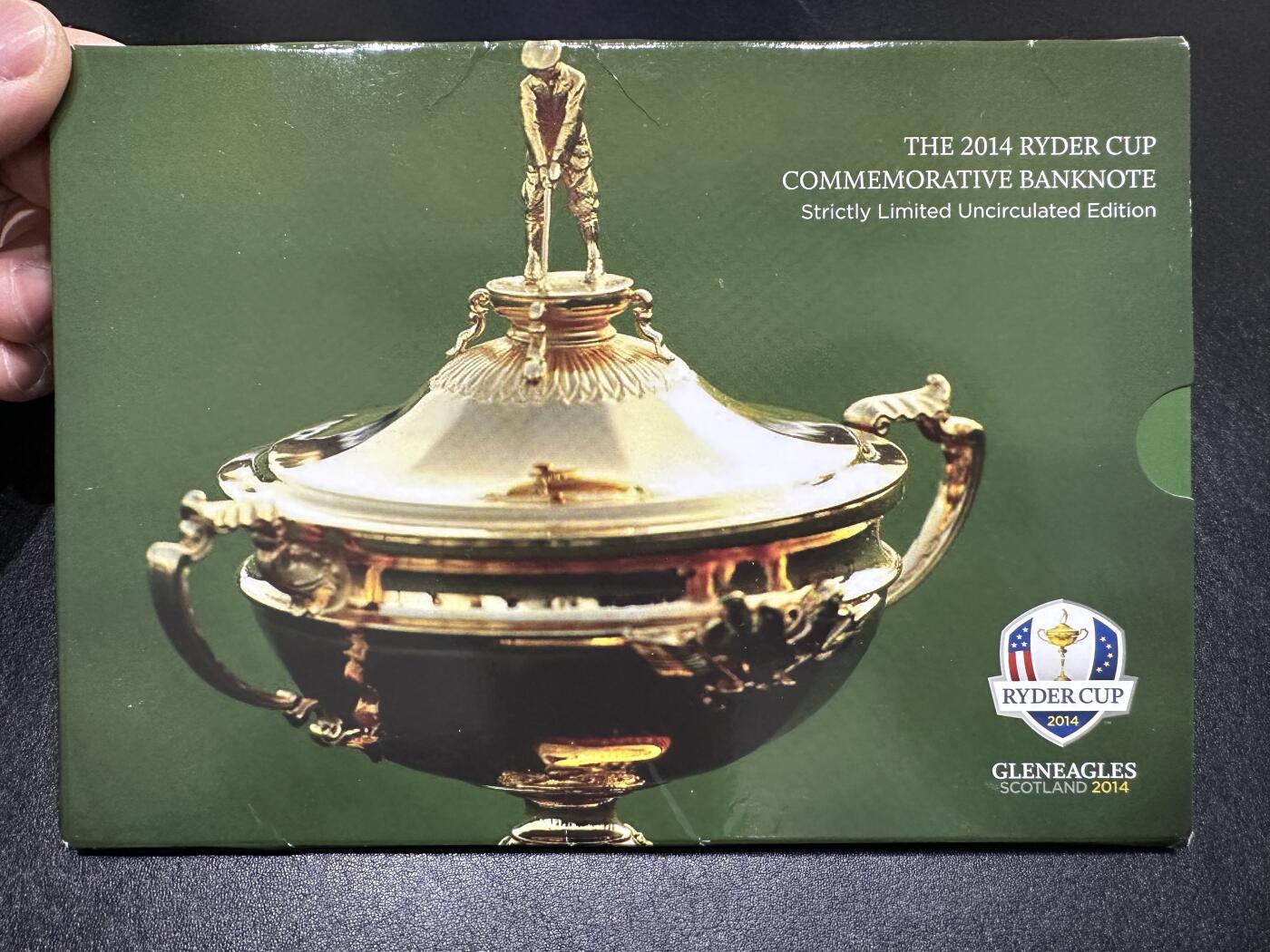 《外钞收藏家》第三百八十八期 2014年苏格兰皇家银行5镑 原装册子 纪念钞