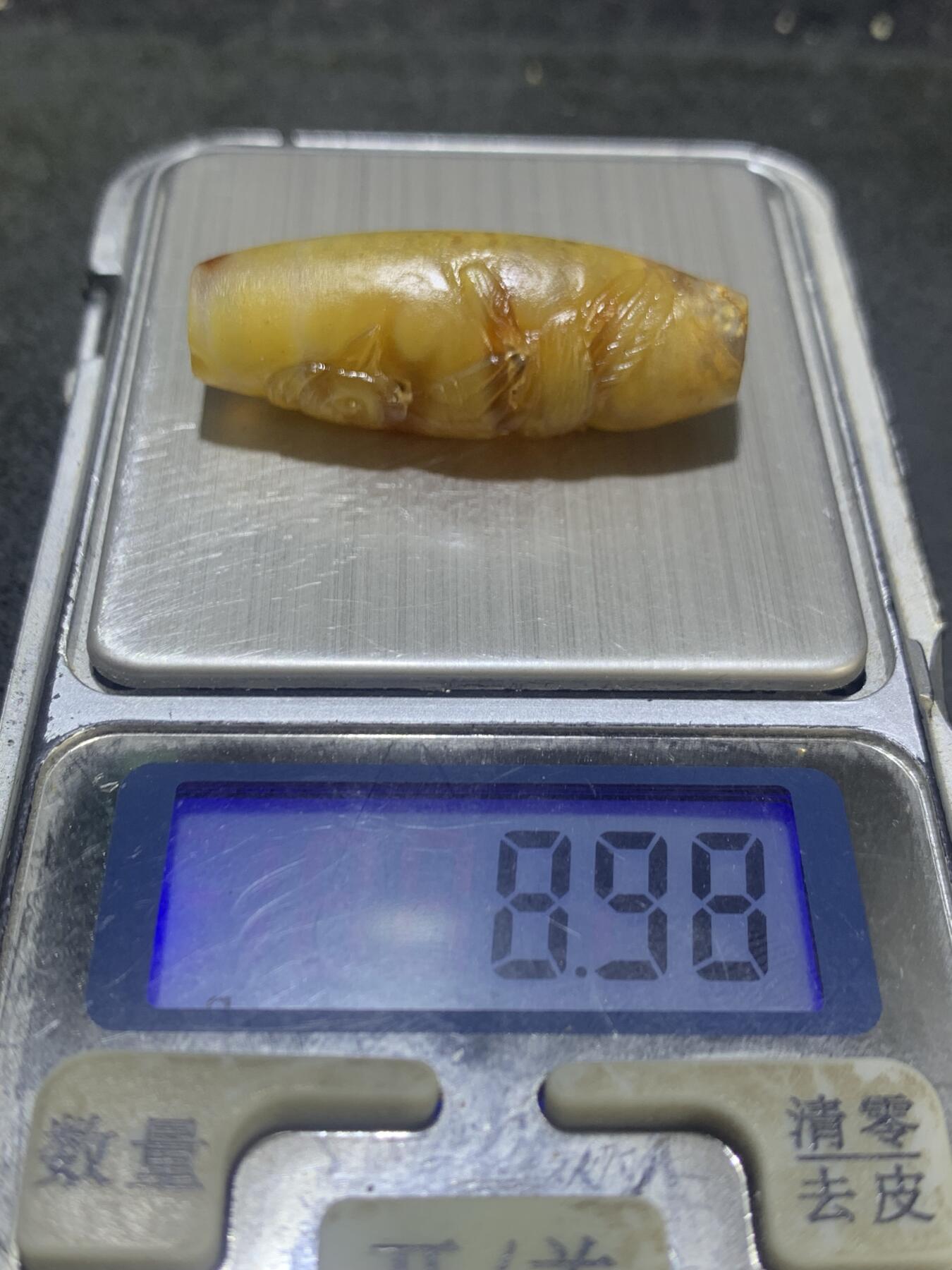 亚光高玉化巴西玛瑙手工俏色巧雕喜鹊报喜原皮桶珠一个！
