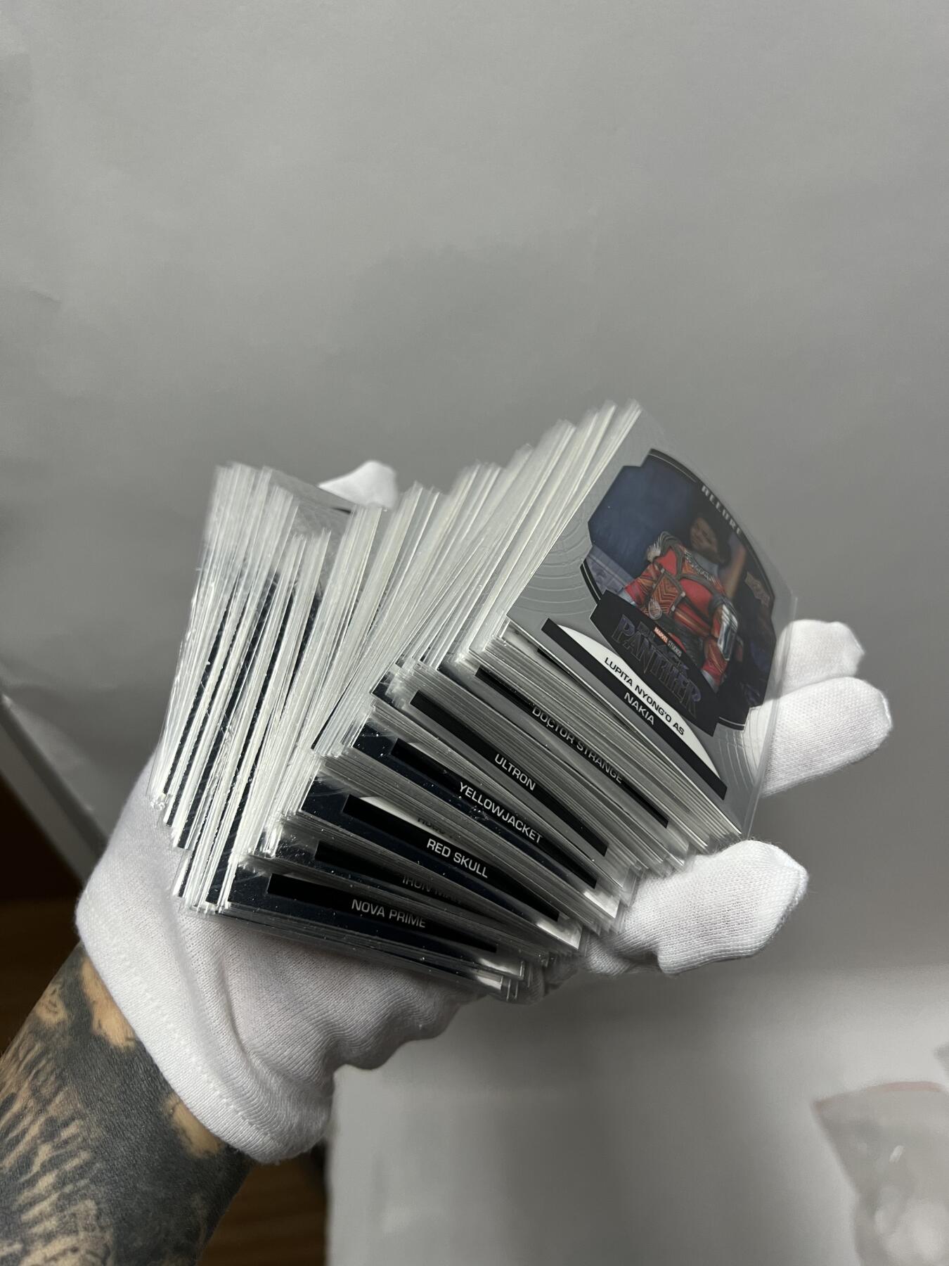 零元拍：2022 UD Marvel Allure 漫威诱惑 小黑钻 全套100张折射镜面base卡 100张一套全 钢铁侠 蜘蛛侠 雷神 绿巨人 黑豹 美队美国队长 黑寡妇 绯红女巫 惊奇队长等 拆几千块难凑一套