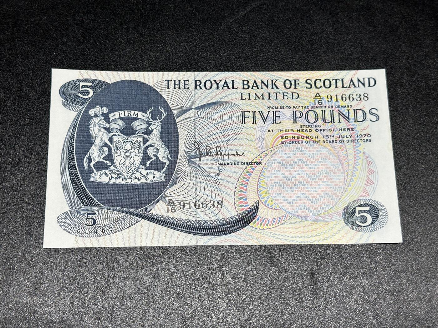 《外钞收藏家》第三百八十八期 1970年苏格兰皇家银行5镑 无47尾8 边上有个潮癍 UNC-