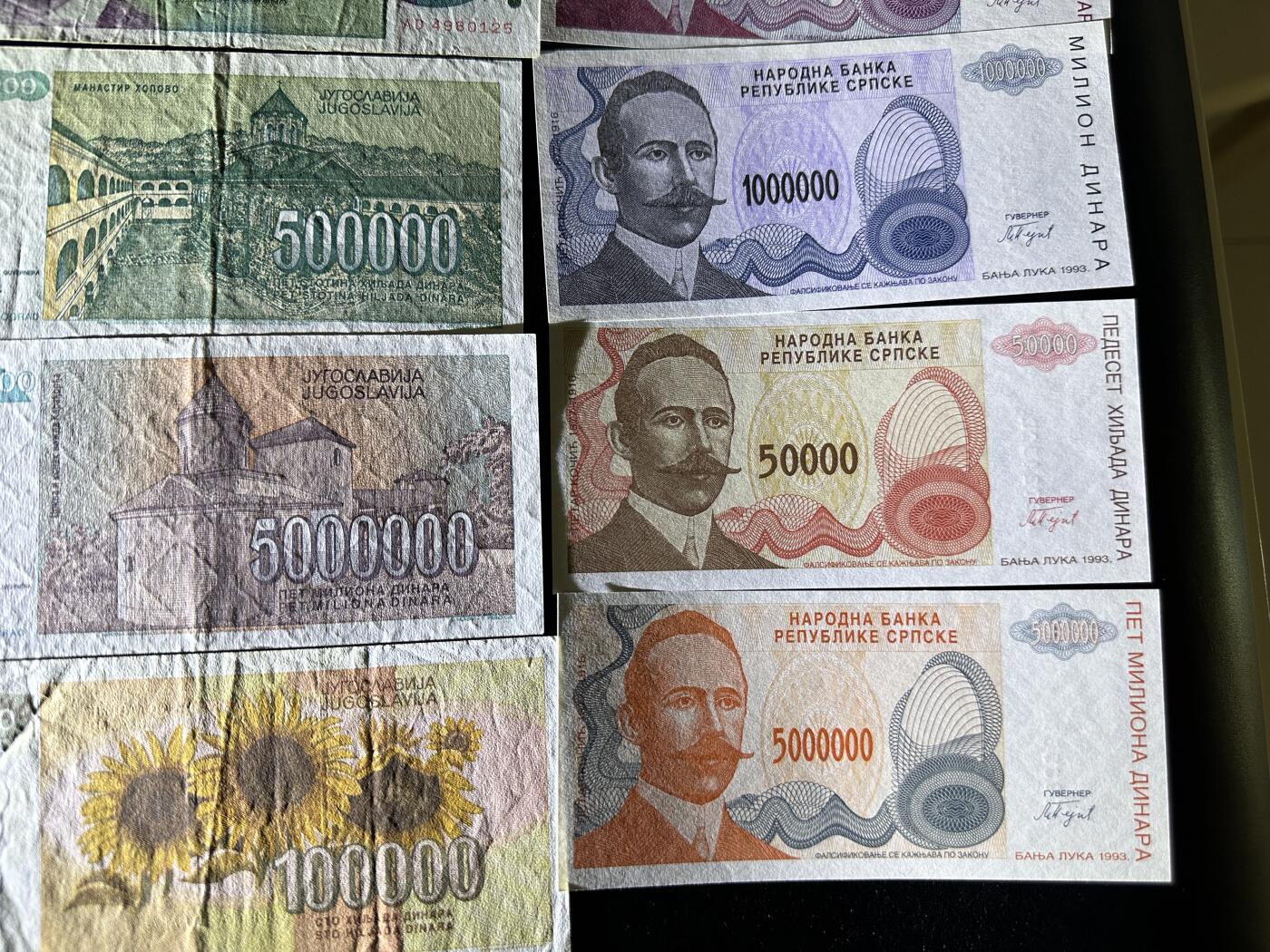 《外钞收藏家》第三百八十九期 精美19张纸币 一起 有新有旧