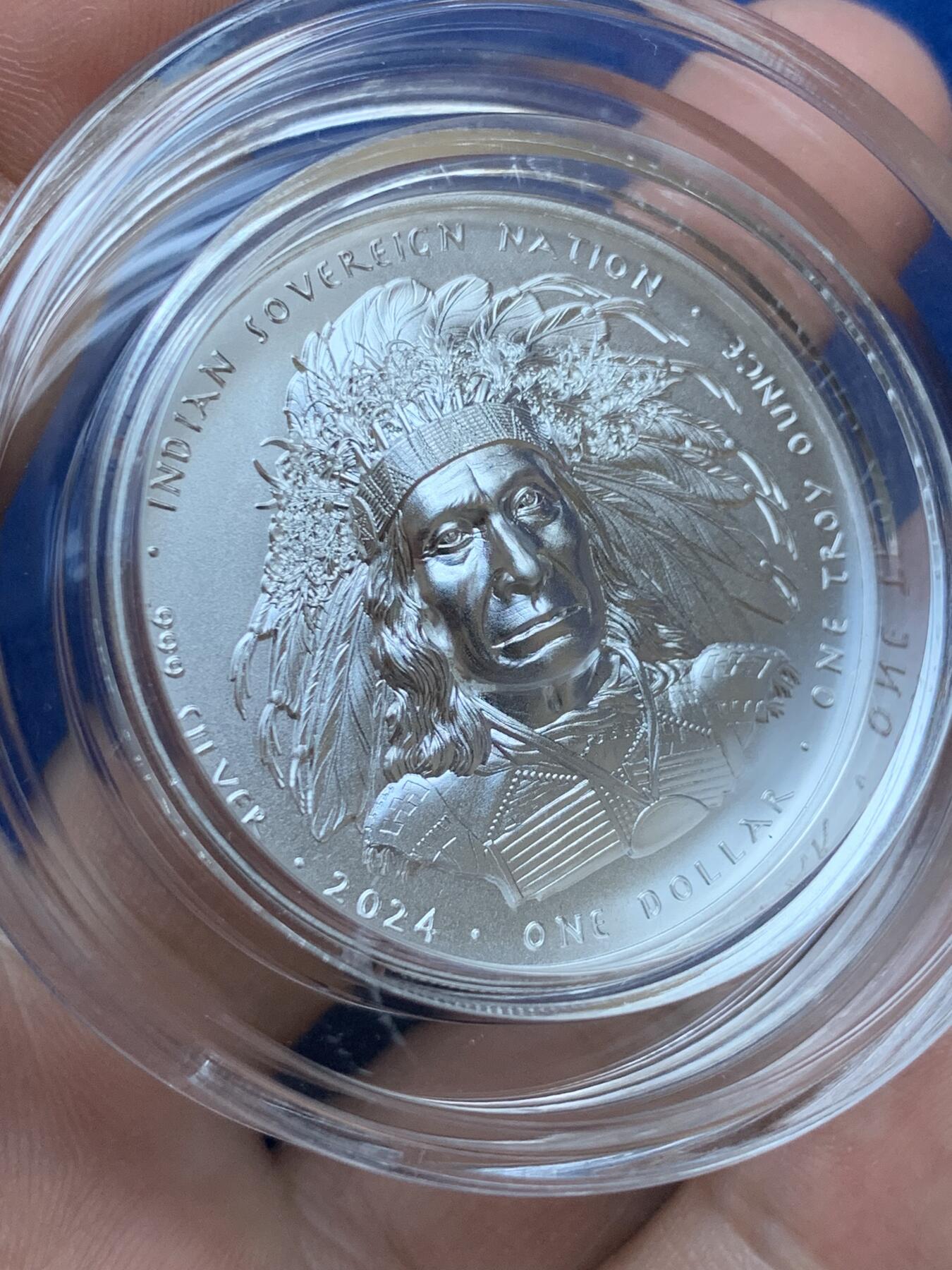 《竞宝斋》第287场-周六， 周日，周一 3场连拍 （全场包邮） 美国2024年发行的印第安酋长系列4“红云”1美元纪念银币 1盎司 超高浮雕工艺 限量2500枚