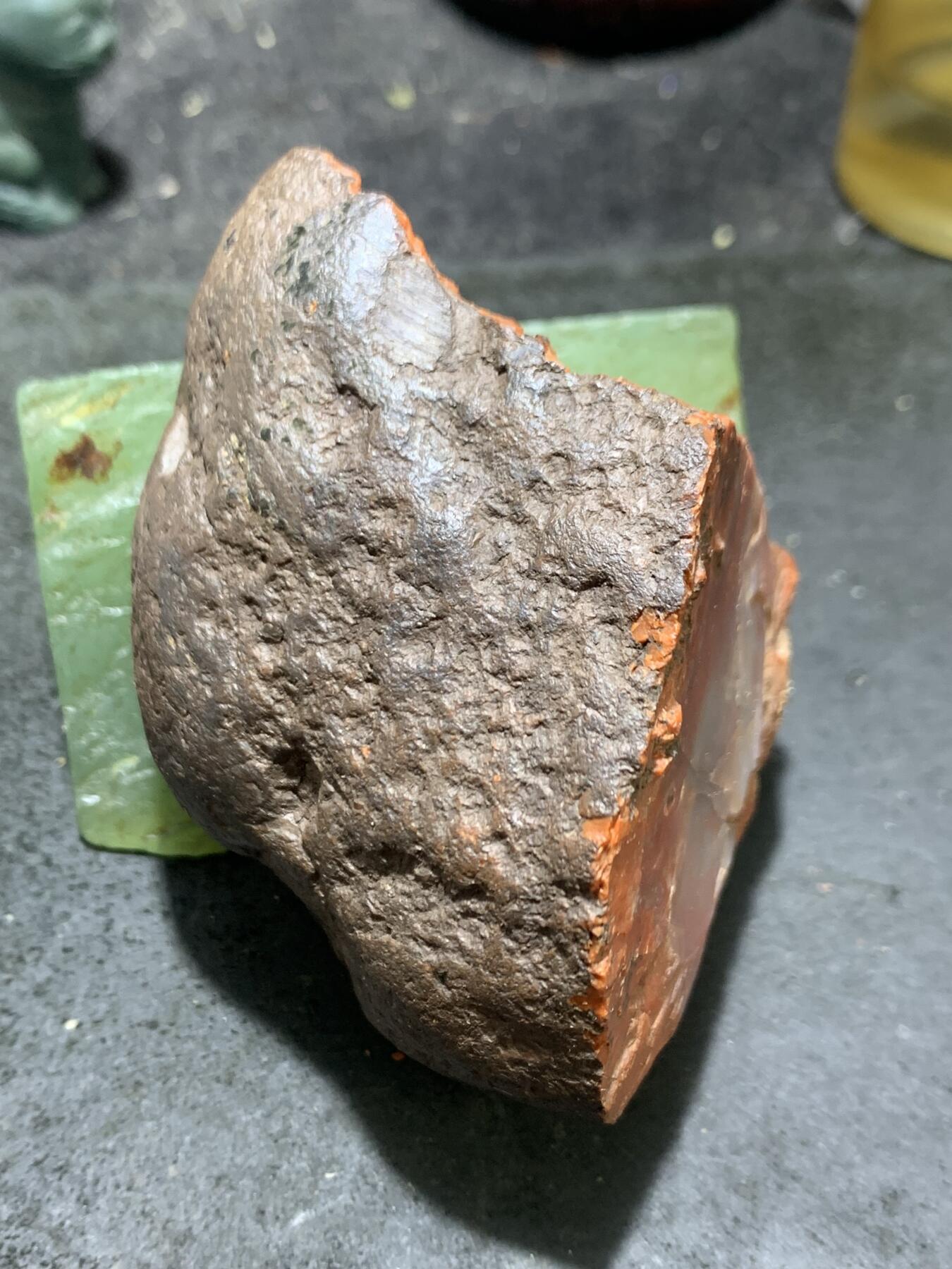 精美铁皮原皮冰飘红白大开口料南红玛瑙原石一颗，